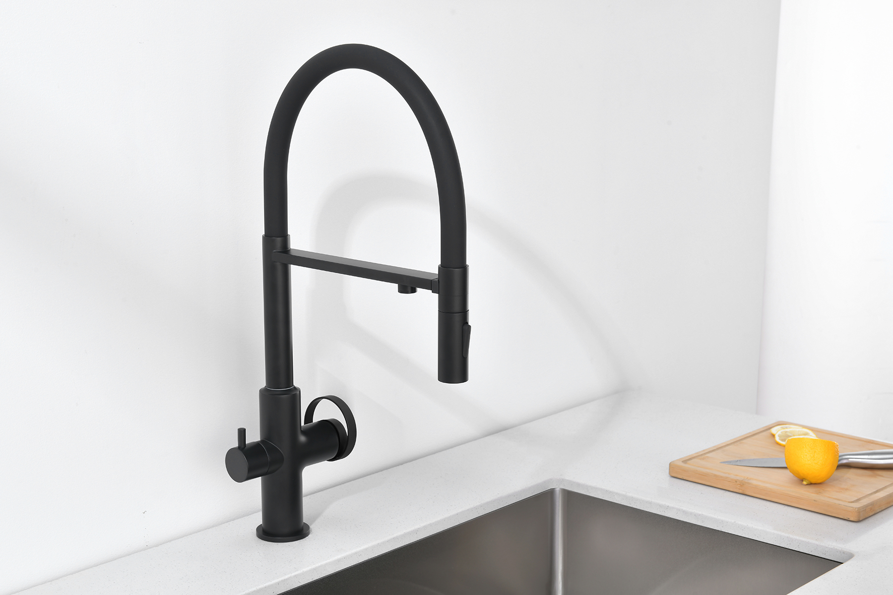 19127-C Смес. для кухни с гиб МАГ. изл. и под. фильт. (ЧЕР.+ЧЕР.) GANZER (10/1шт)