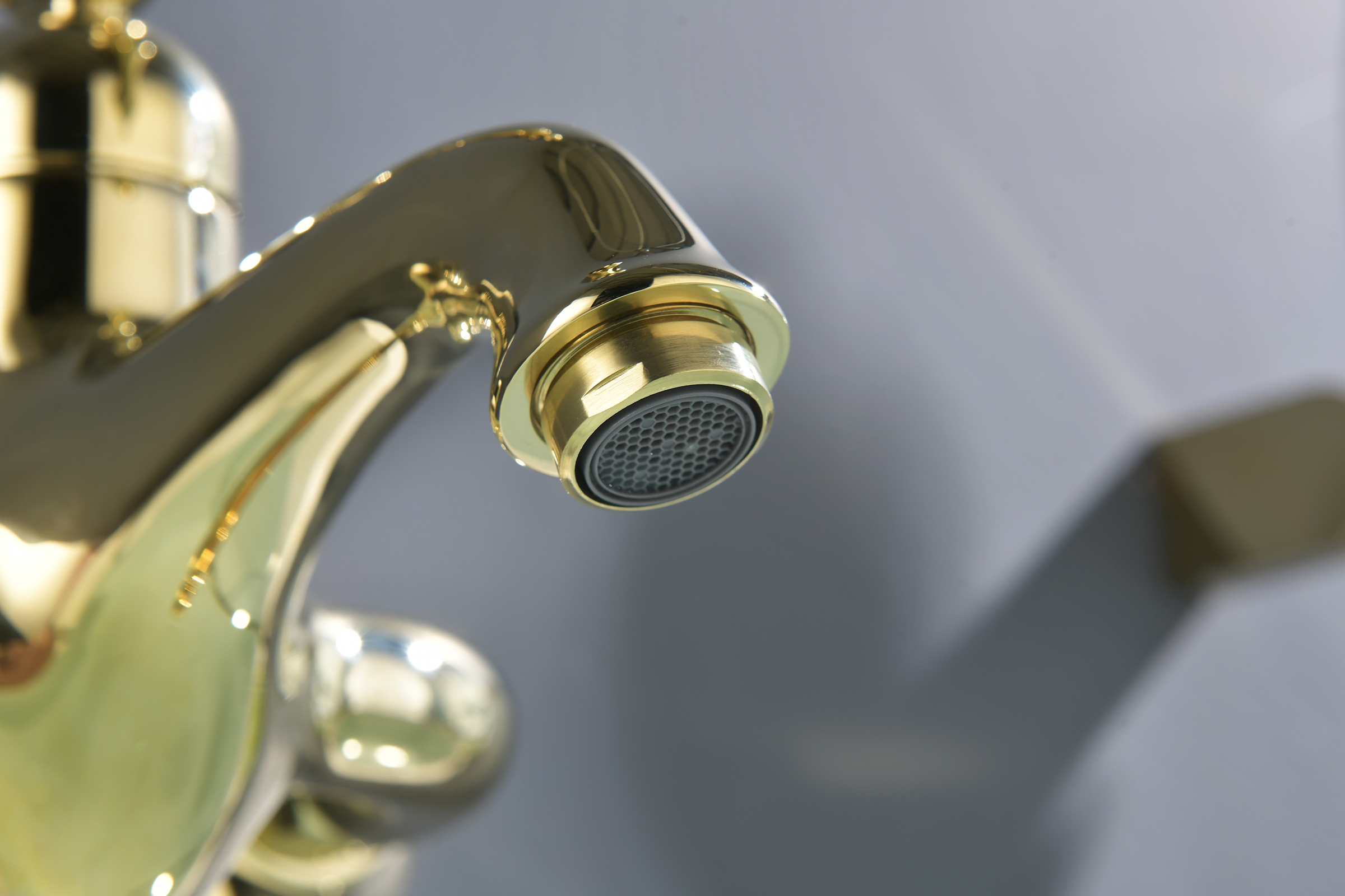 77031-E Смеситель однорыч для ванны  (ЗОЛОТ) GANZER  (8/1шт)