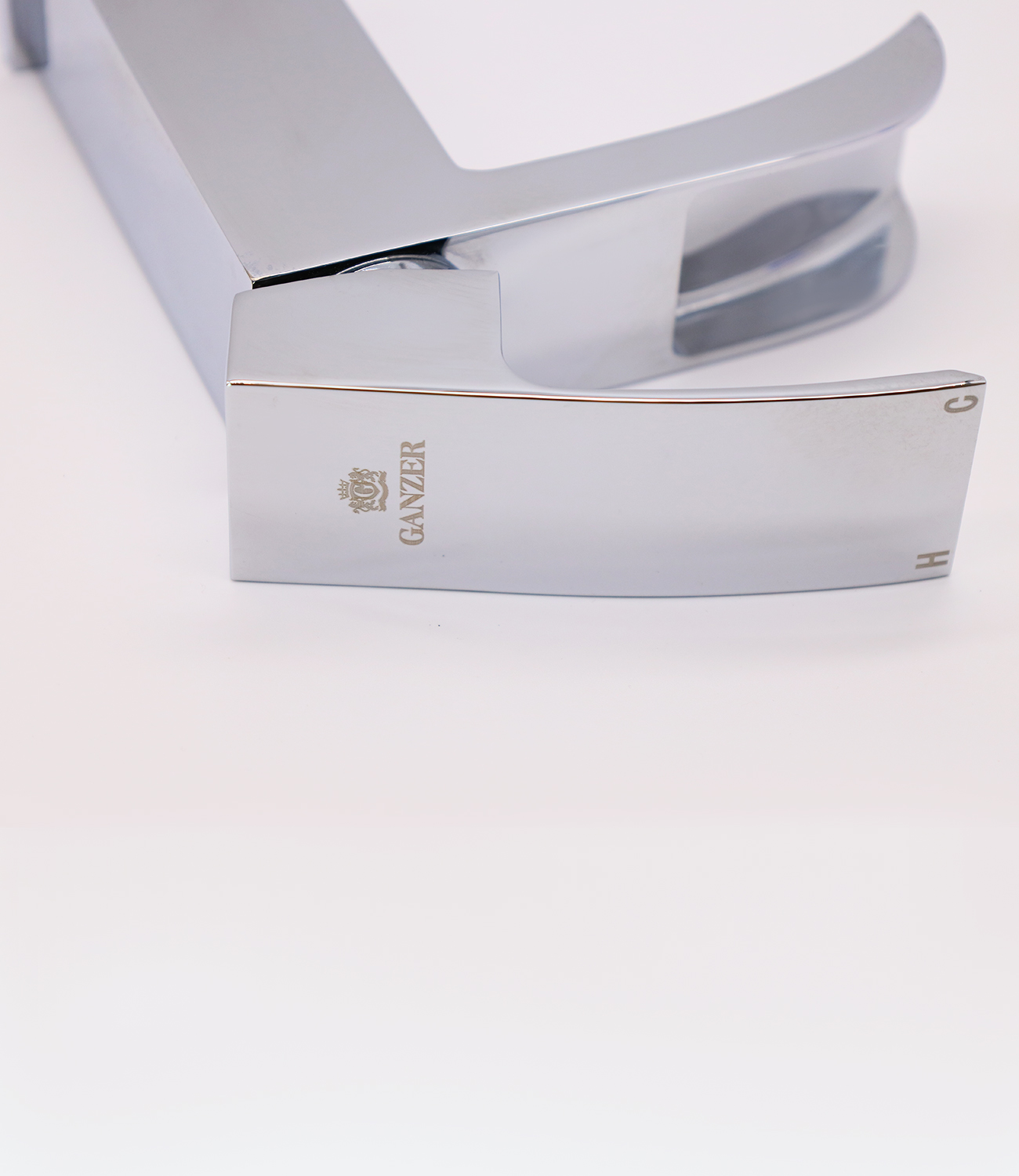 44014 Смеситель для умыв. (ВОДОПАД) "GANZER"  (10/1шт) Л/К