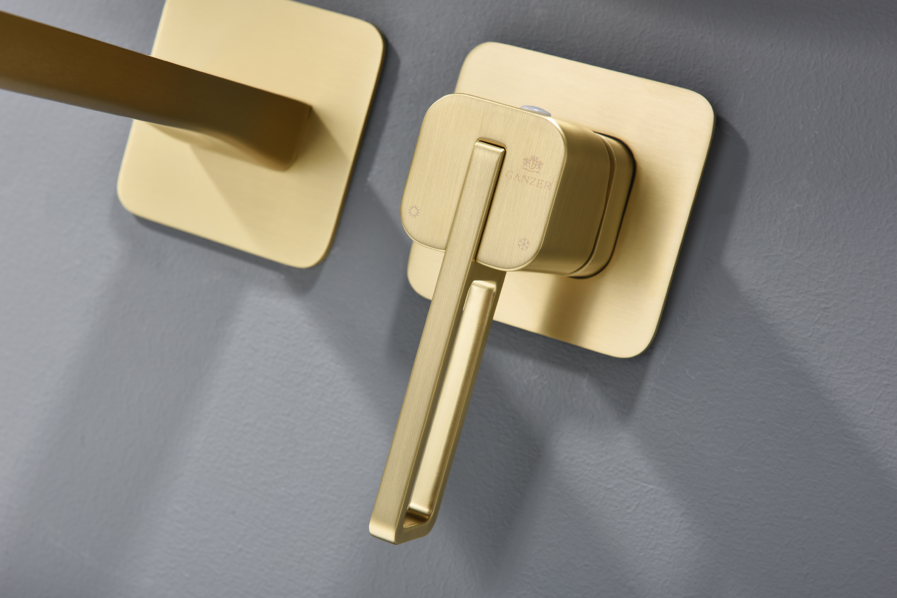 12144-S Встроенный смес для рак. (Мат. Золото) GANZER  (10/1шт)