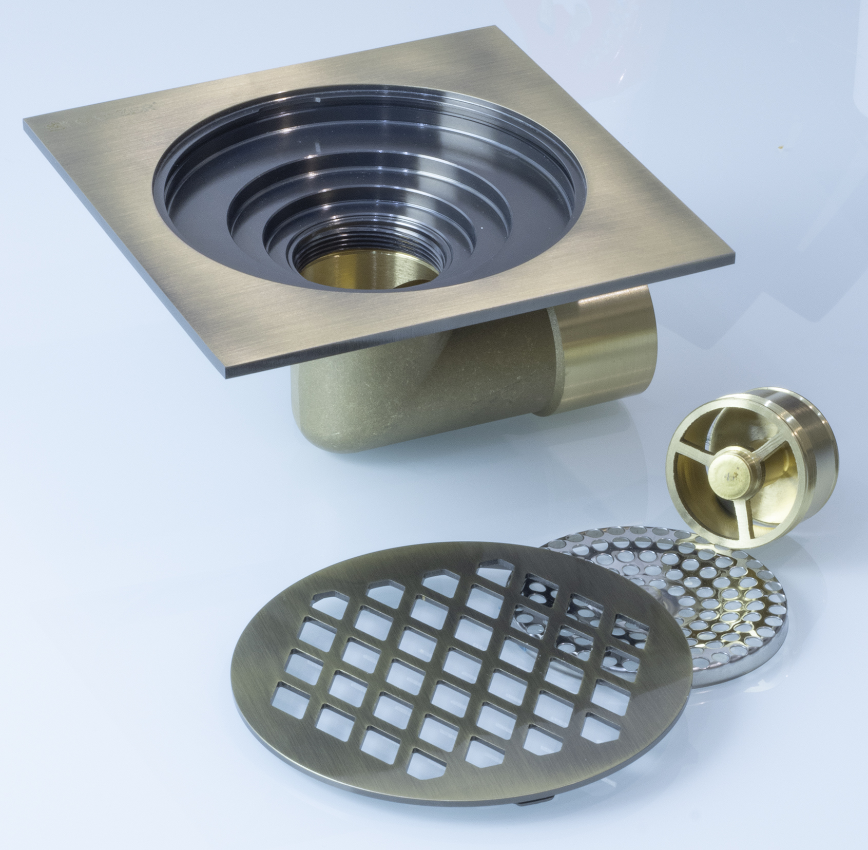 Трап угловой 15 х 15 (БРОНЗА)  GANZER  (24/1шт)