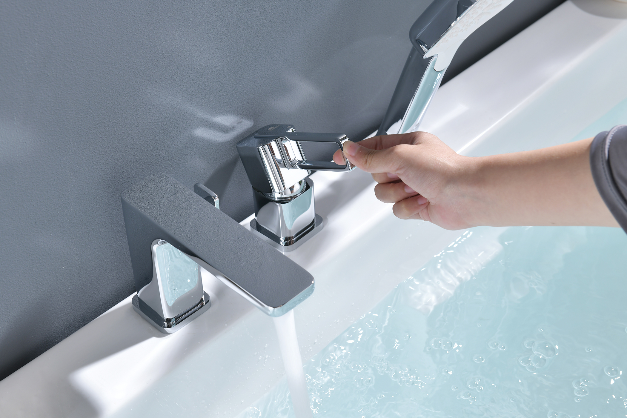 12133 Смеситель на борт ванны (3-отв,ХРОМ)  GANZER (10/1шт)