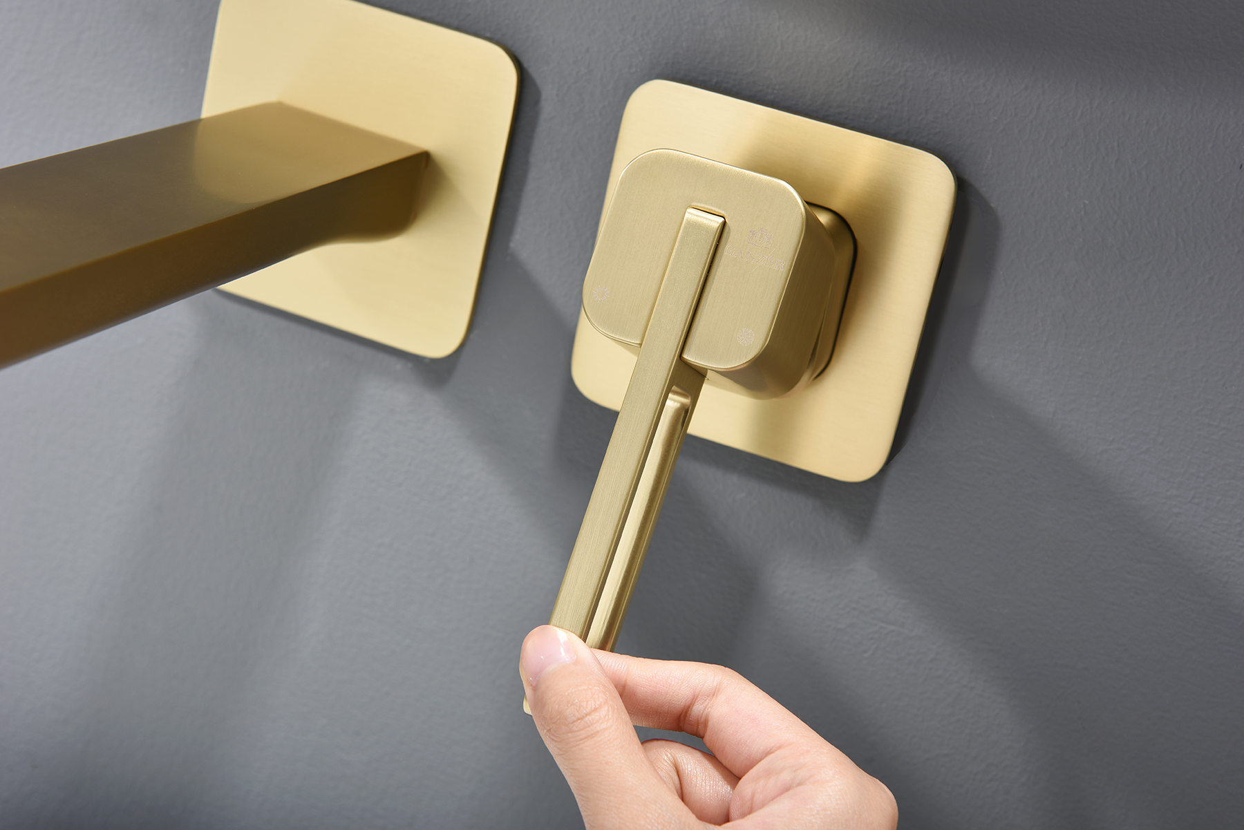 12144-S Встроенный смес для рак. (Мат. Золото) GANZER  (10/1шт)