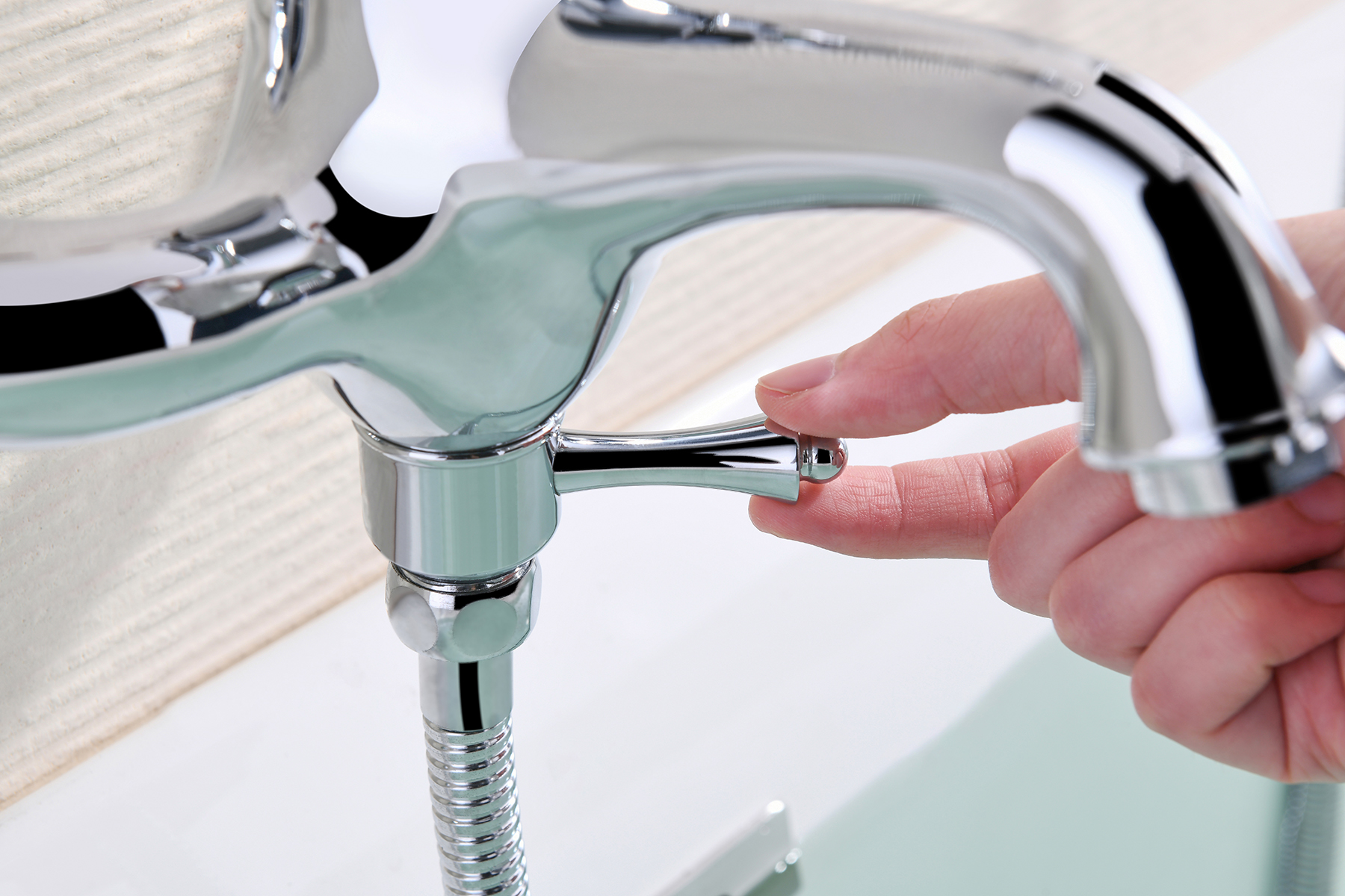 77031 Смеситель однорычажный для ванны GANZER  (8/1шт)