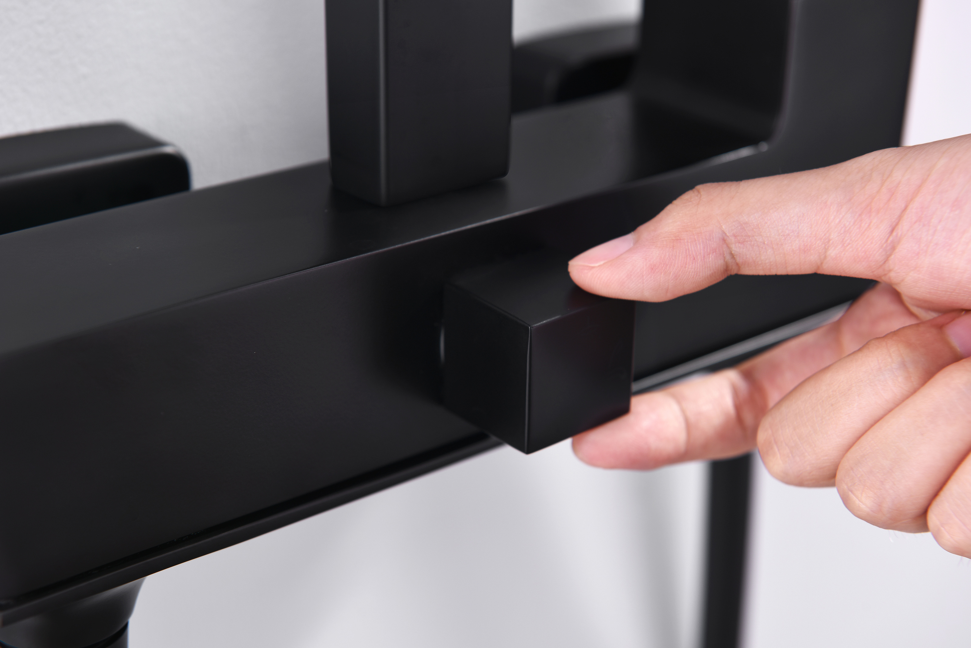 05162-C Душевая система (ЧЕРНЫЙ) GANZER (5/1шт)