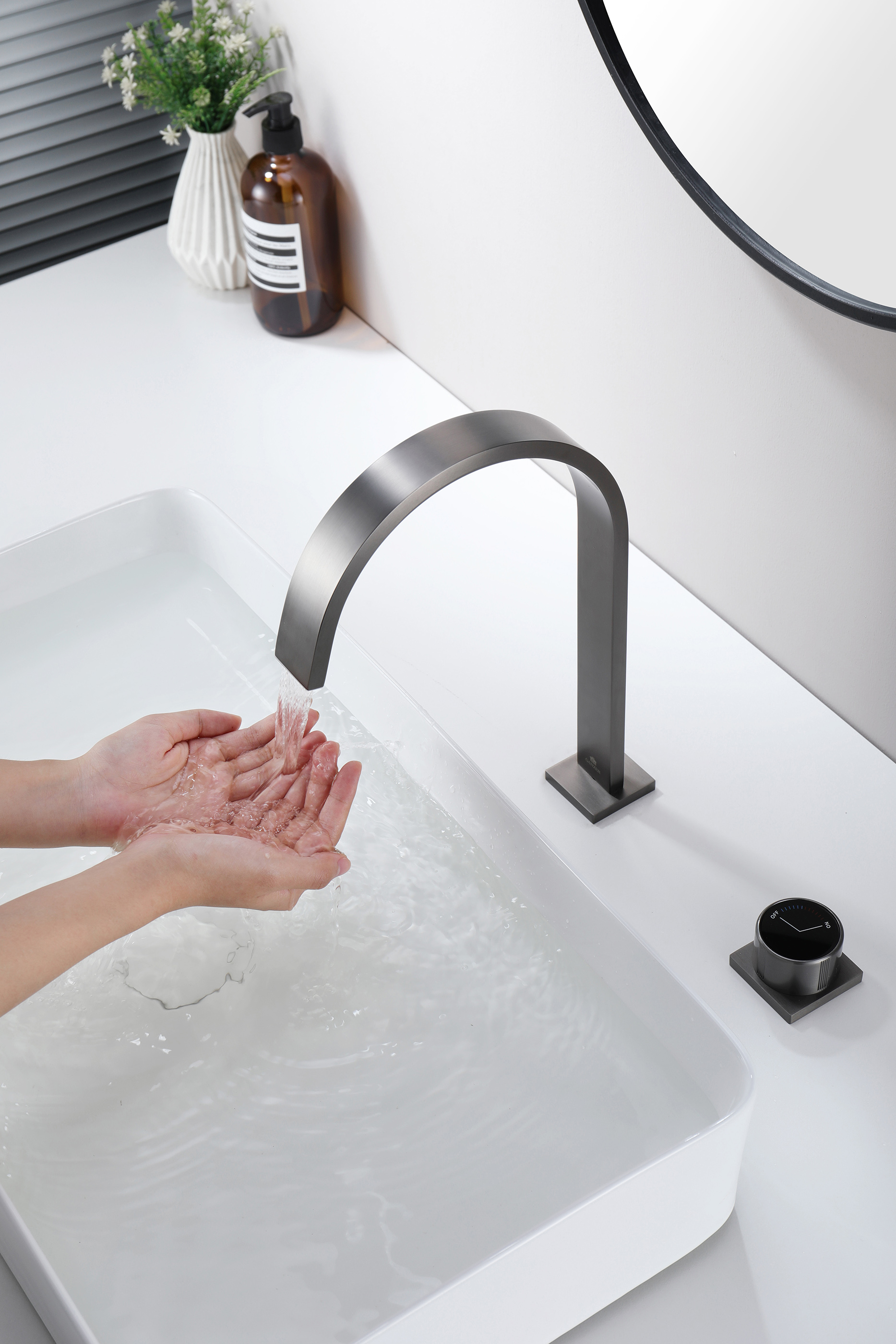 01112-Q Смеситель на борт раковины (2-отв,ГРАФИТ)  GANZER (10/1шт)