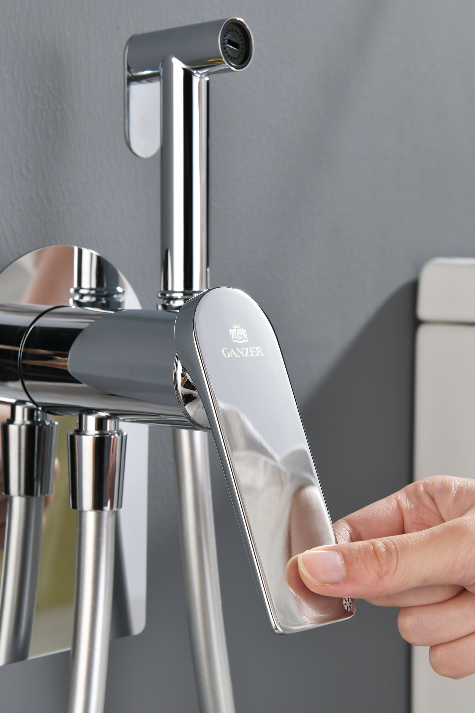 07157 Смеситель встраиваемый с ГИГ. душем (ХРОМ) GANZER (10/1шт)