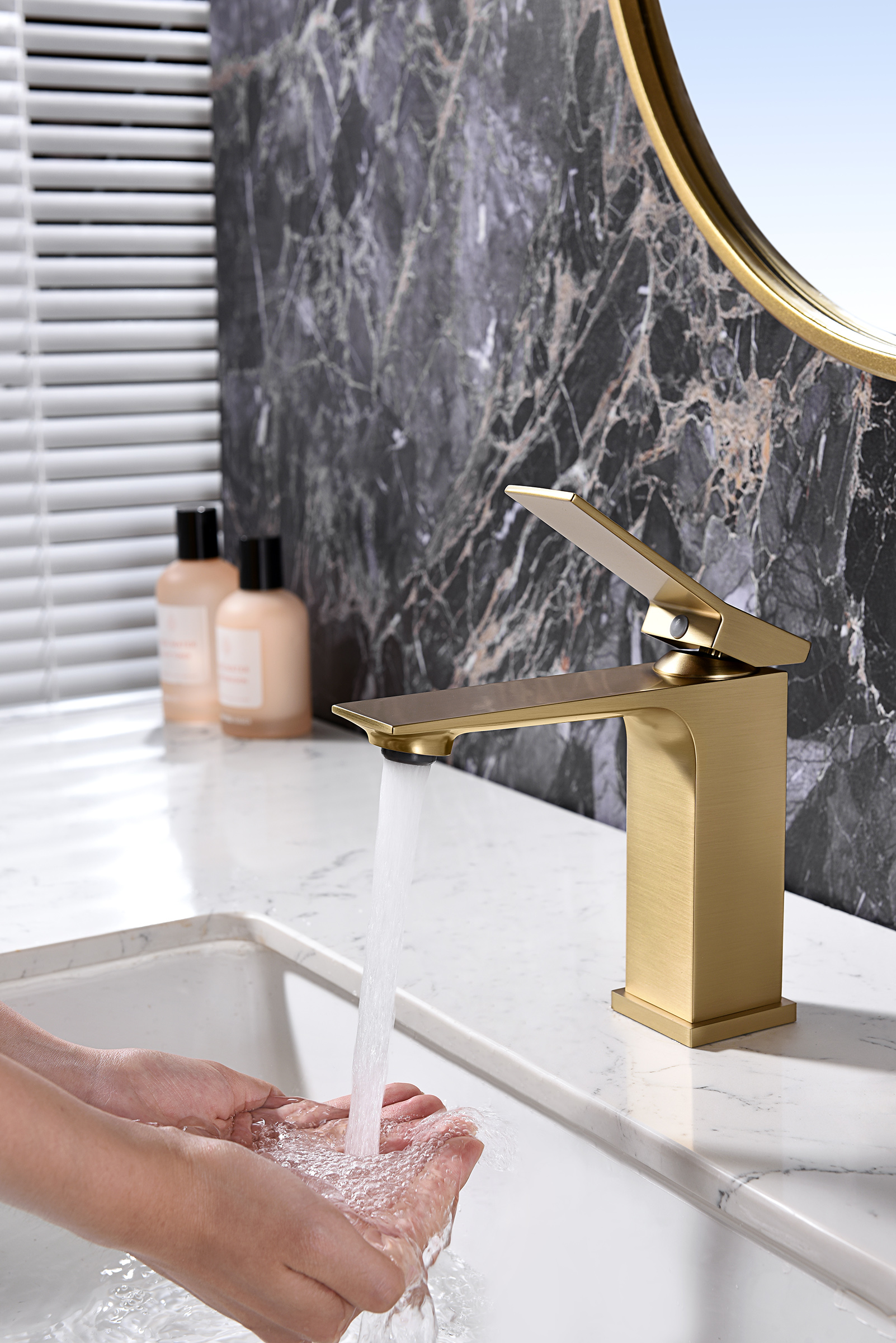 05111-S Смеситель од. для раковины (Мат. Золото) GANZER (10/1шт)