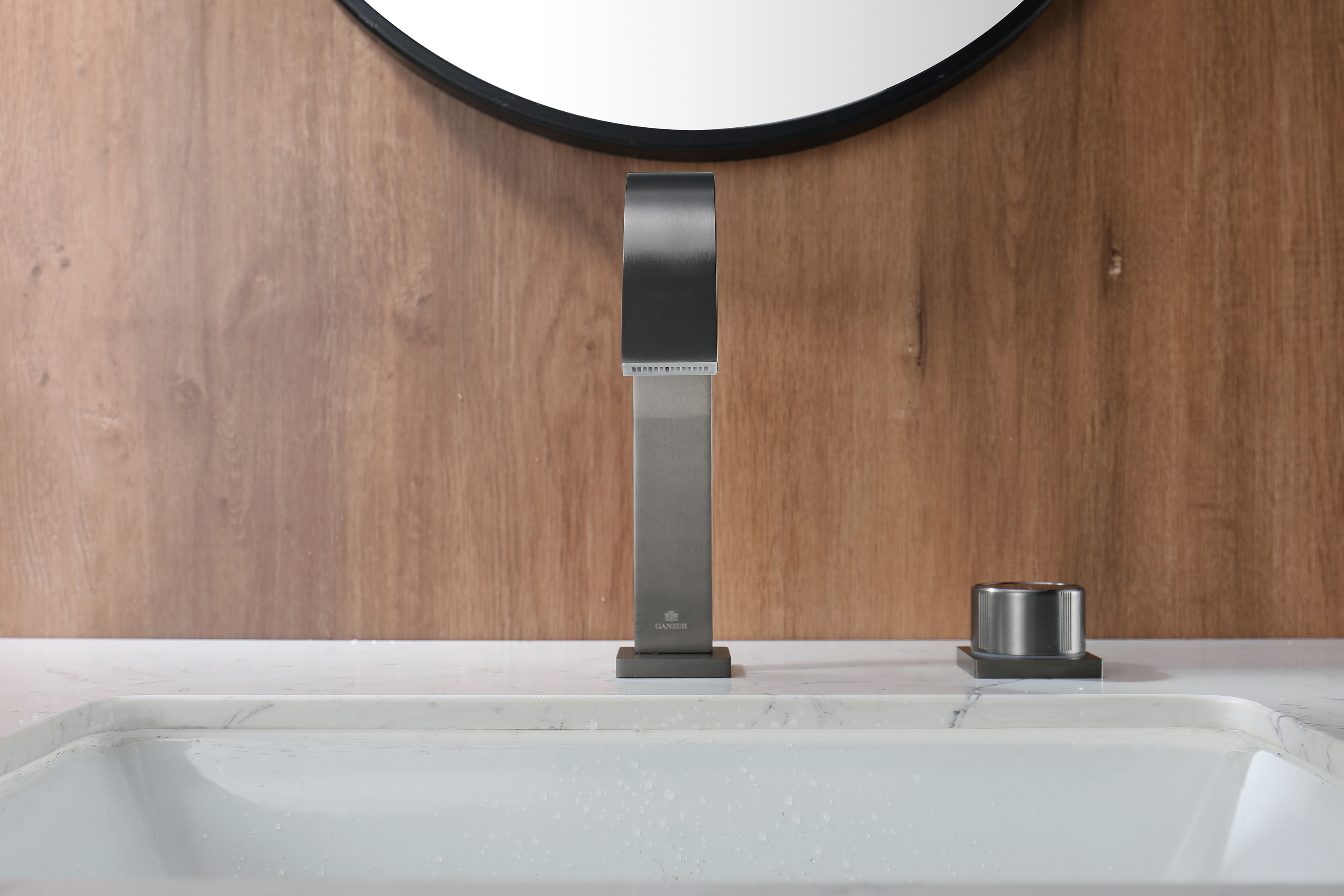 01111-Q Смеситель на борт раковины (2-отв,ГРАФИТ)  GANZER (10/1шт)