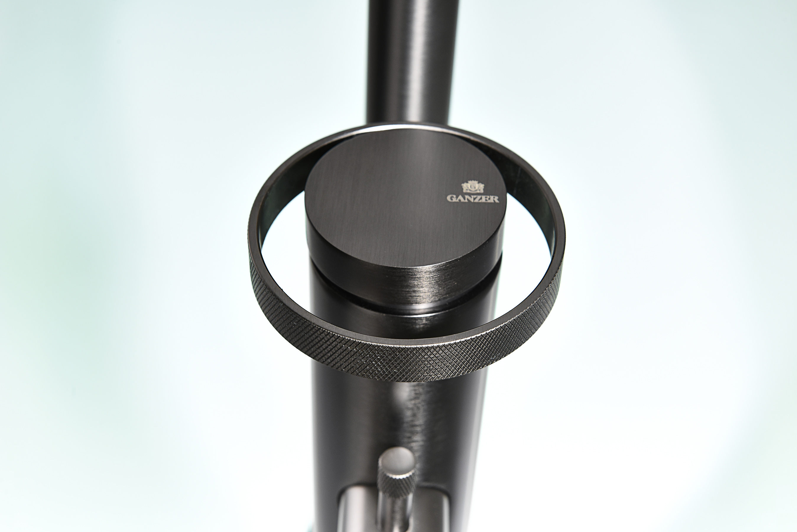 19181-Q Смеситель напольный для ванны (ГРАФИТ) GANZER  (5/1шт)