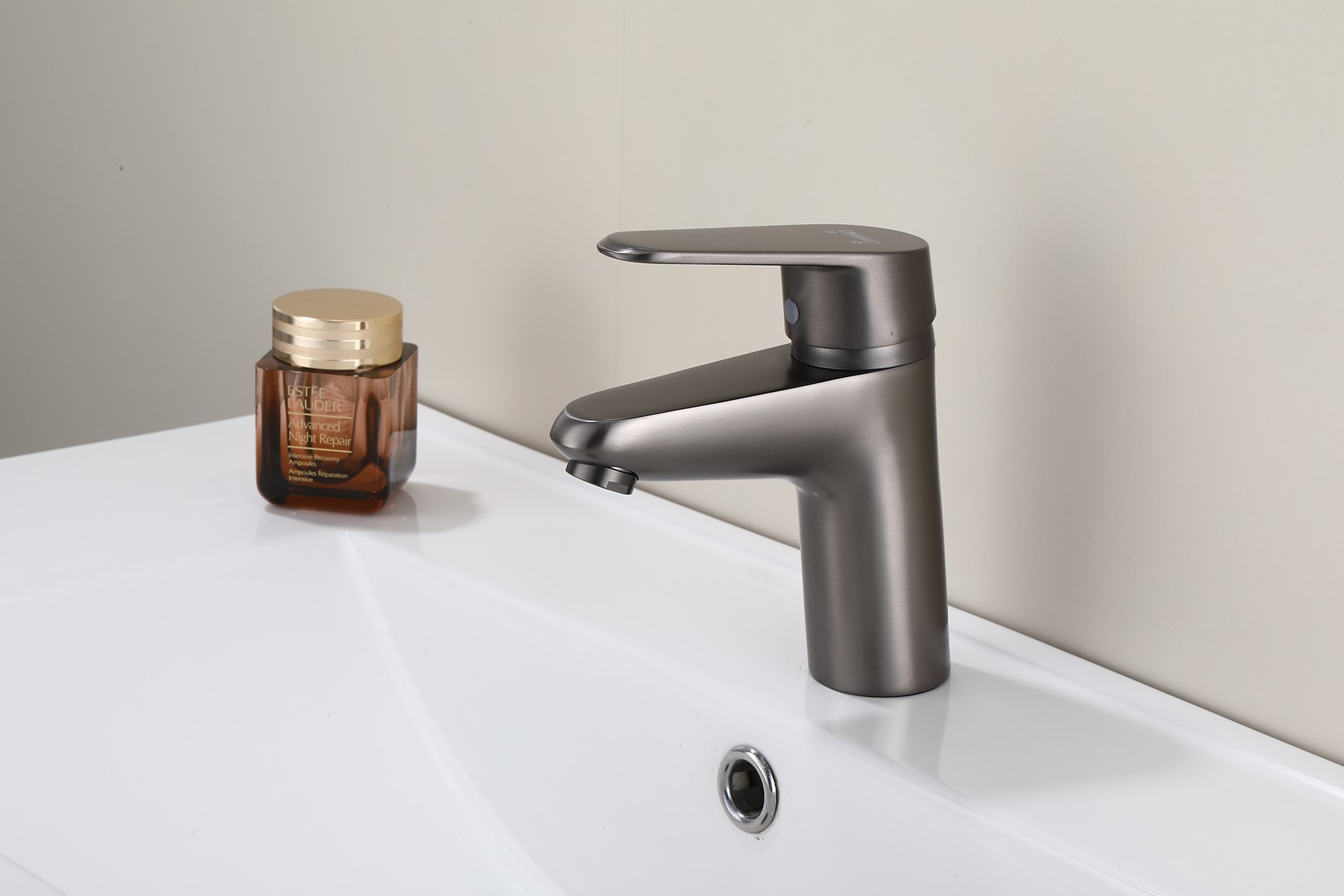 10023-P Смеситель для умывальника (ГРАФИТ) HANSEN  (10/1шт)