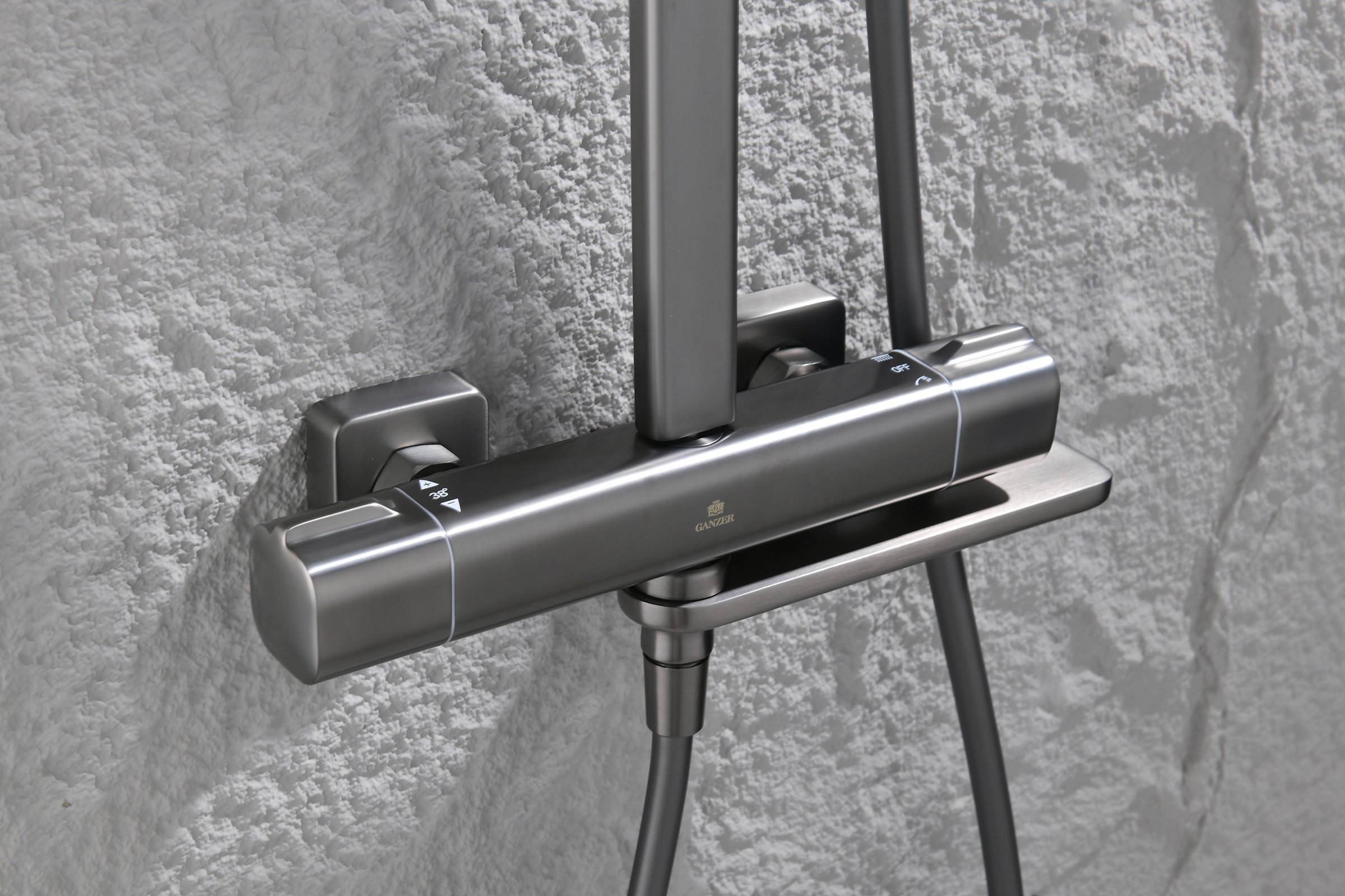 12171-Q Душевая система с термостатом (ГРАФИТ) GANZER (5/1шт)