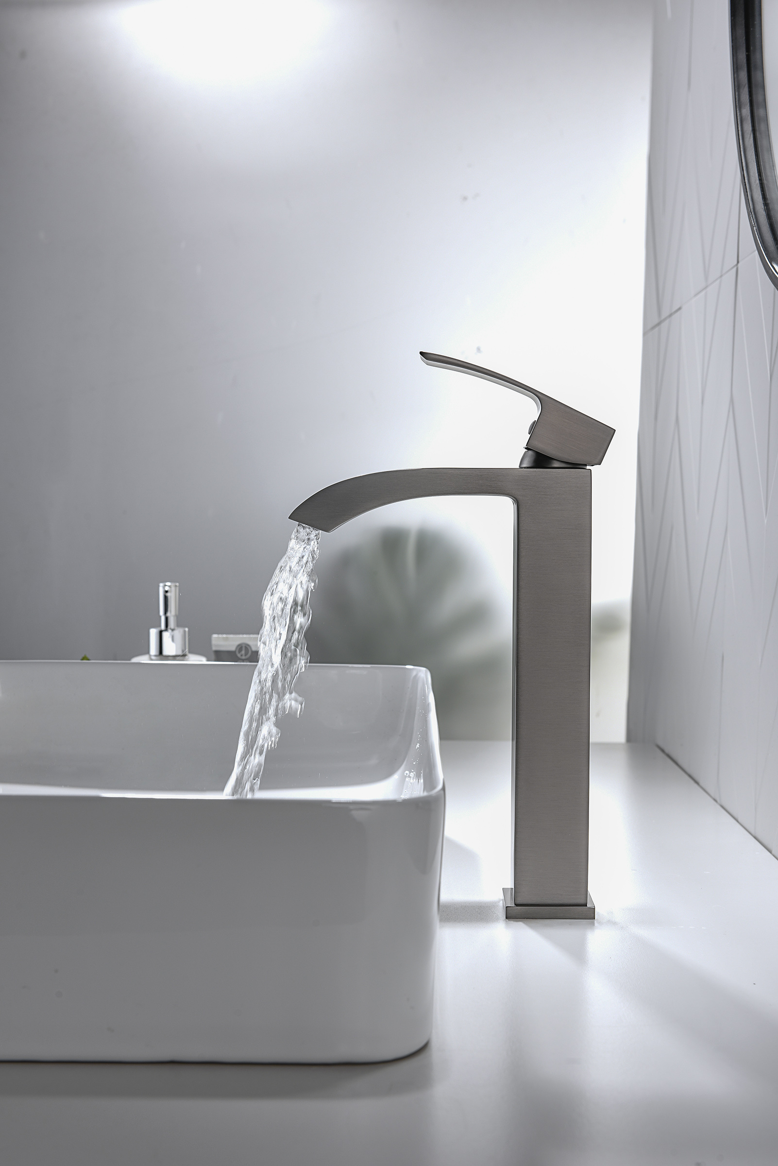 44112-Q Смеситель од. для раковины-чаши (ГРАФИТ) GANZER (10/1шт)