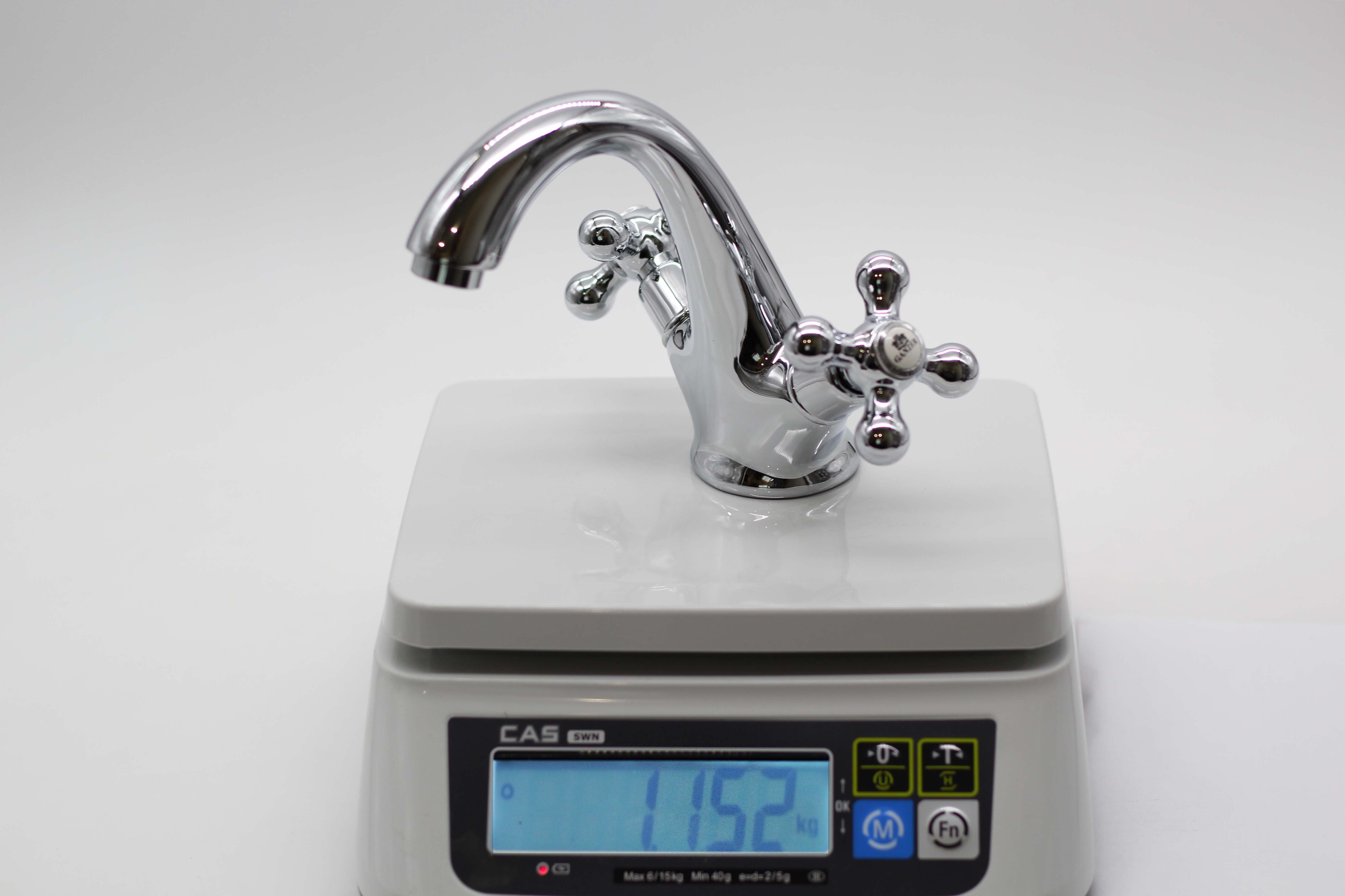 17011 Смеситель двухвентдля умывальника "GANZER"