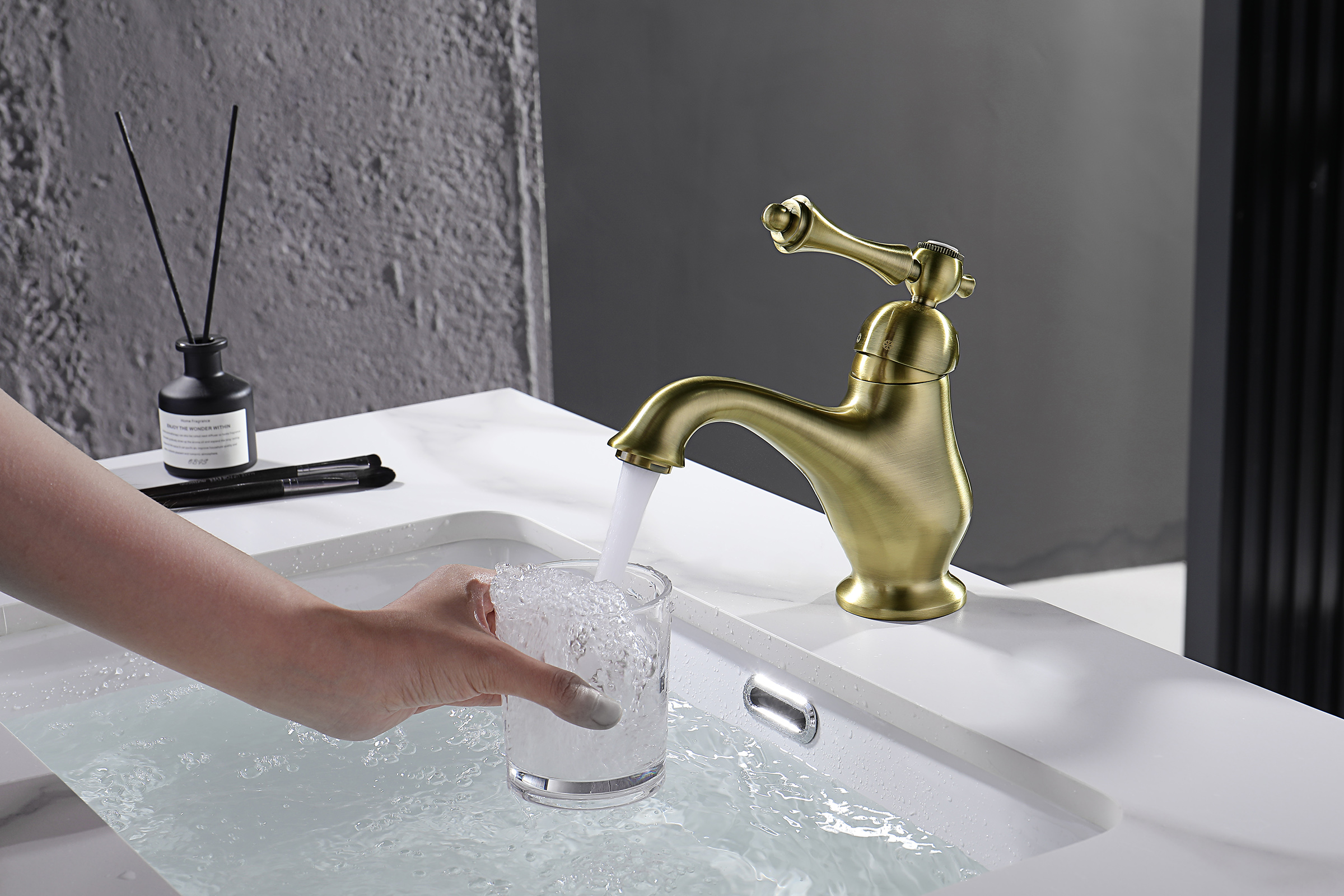 77111-D Смеситель для умыв. (БРОНЗА)  GANZER  (10/1шт)