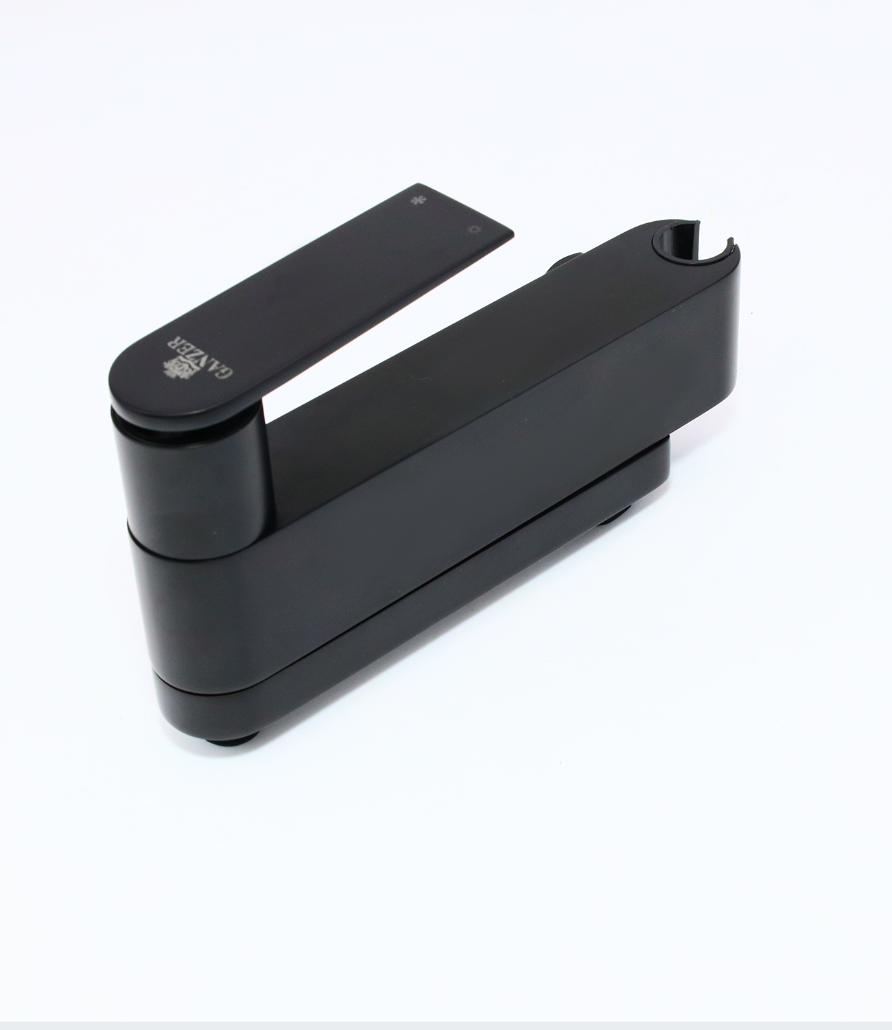 07031-C Смеситель однорычажный для ванны (ЧЕРНЫЙ) "GANZER" (5/1шт)