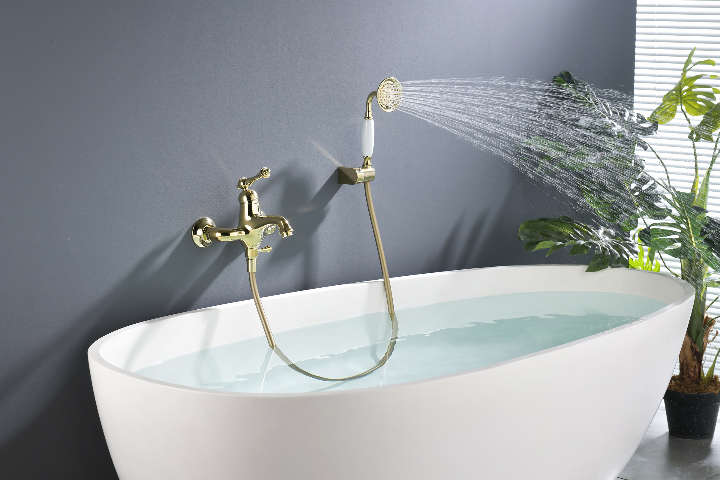 77031-E Смеситель однорыч для ванны  (ЗОЛОТ) GANZER  (8/1шт)