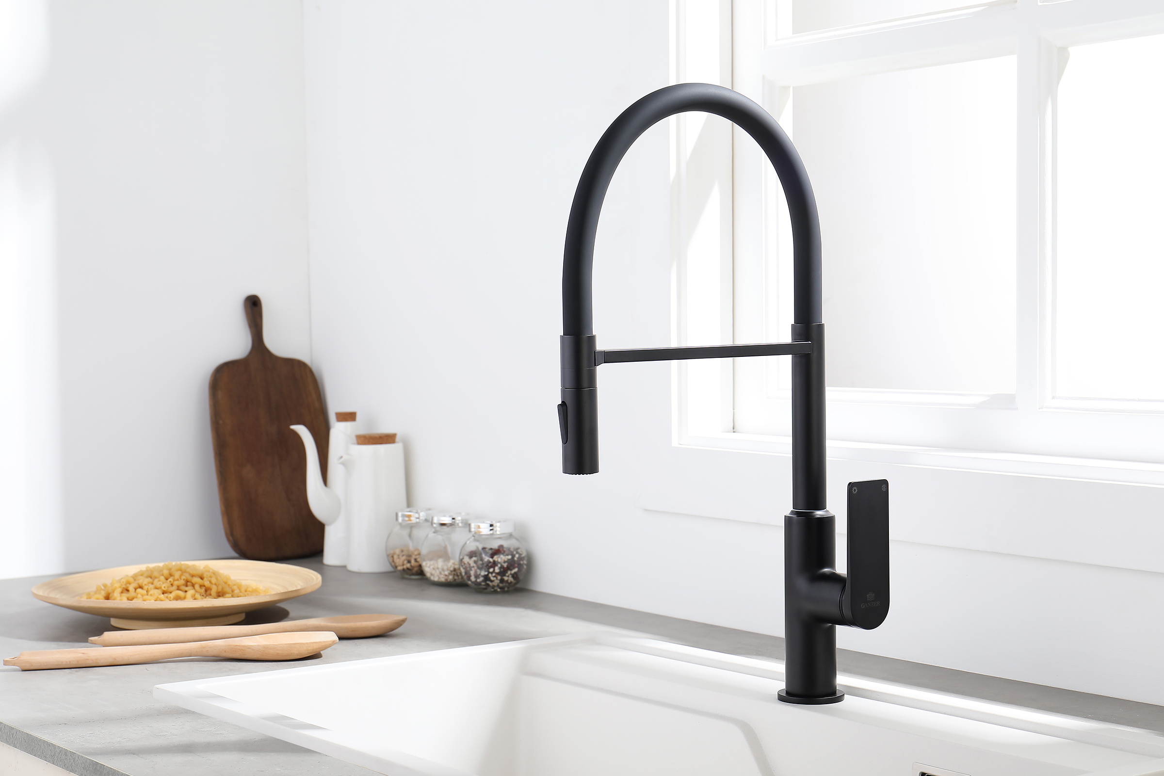 07126-C Смеситель для кухни с гиб. МАГНИТ. изливом (ЧЕР.+ЧЕР.) GANZER (10/1шт)