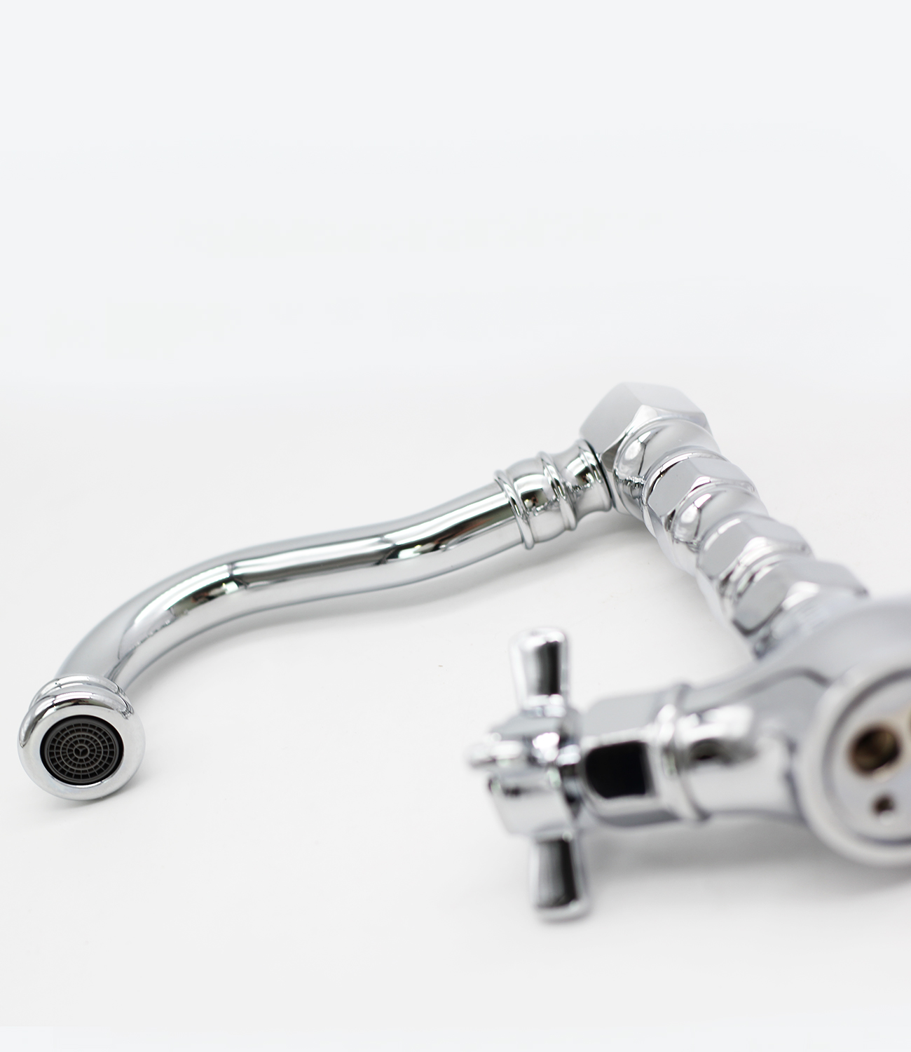 15013 Смеситель двухвент для умывальника  GANZER  (10/1шт)