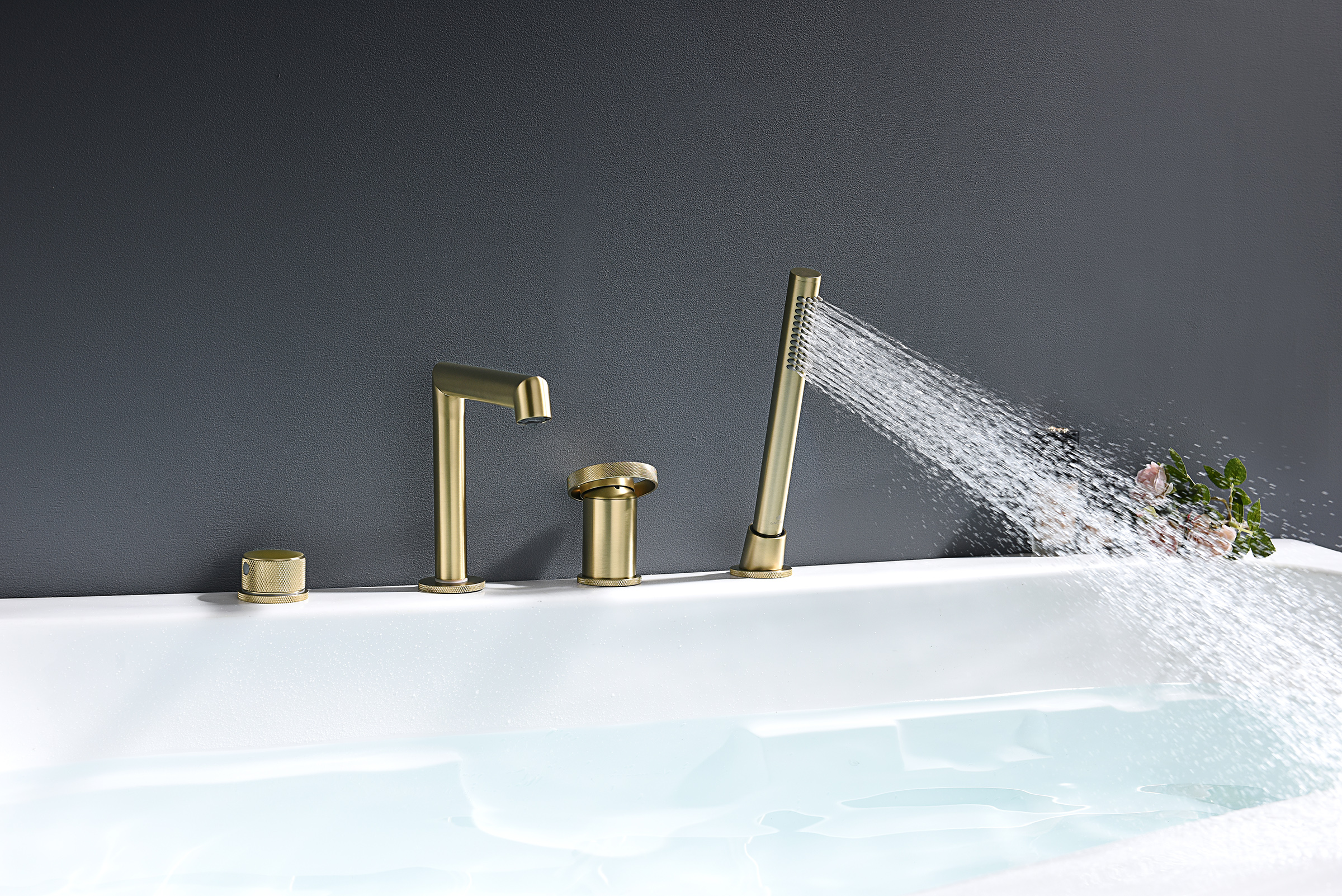 19133-S Смеситель на борт ванны (4-отв,Мат. Золото)  GANZER (6/1шт)