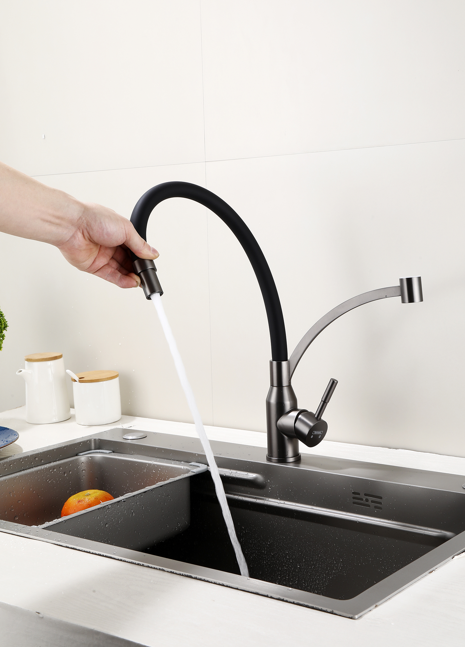 56043-PC Смес. из НЕРЖ. для кух. (ГРАФИТ с гиб. ЧЕР. изл.) HANSEN  (20/1шт)