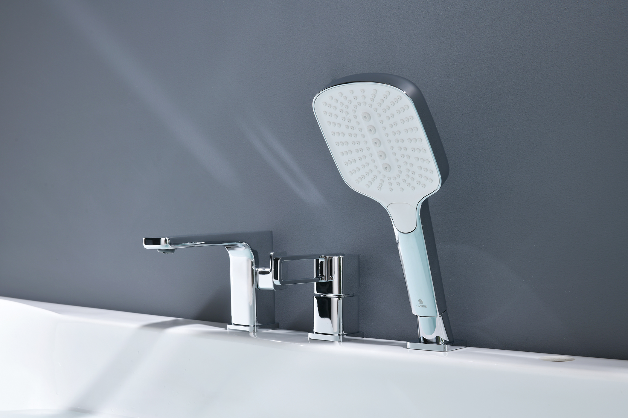 12133 Смеситель на борт ванны (3-отв,ХРОМ)  GANZER (10/1шт)