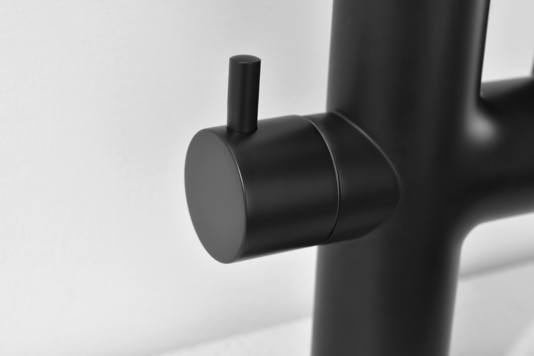 19127-C Смес. для кухни с гиб МАГ. изл. и под. фильт. (ЧЕР.+ЧЕР.) GANZER (10/1шт)