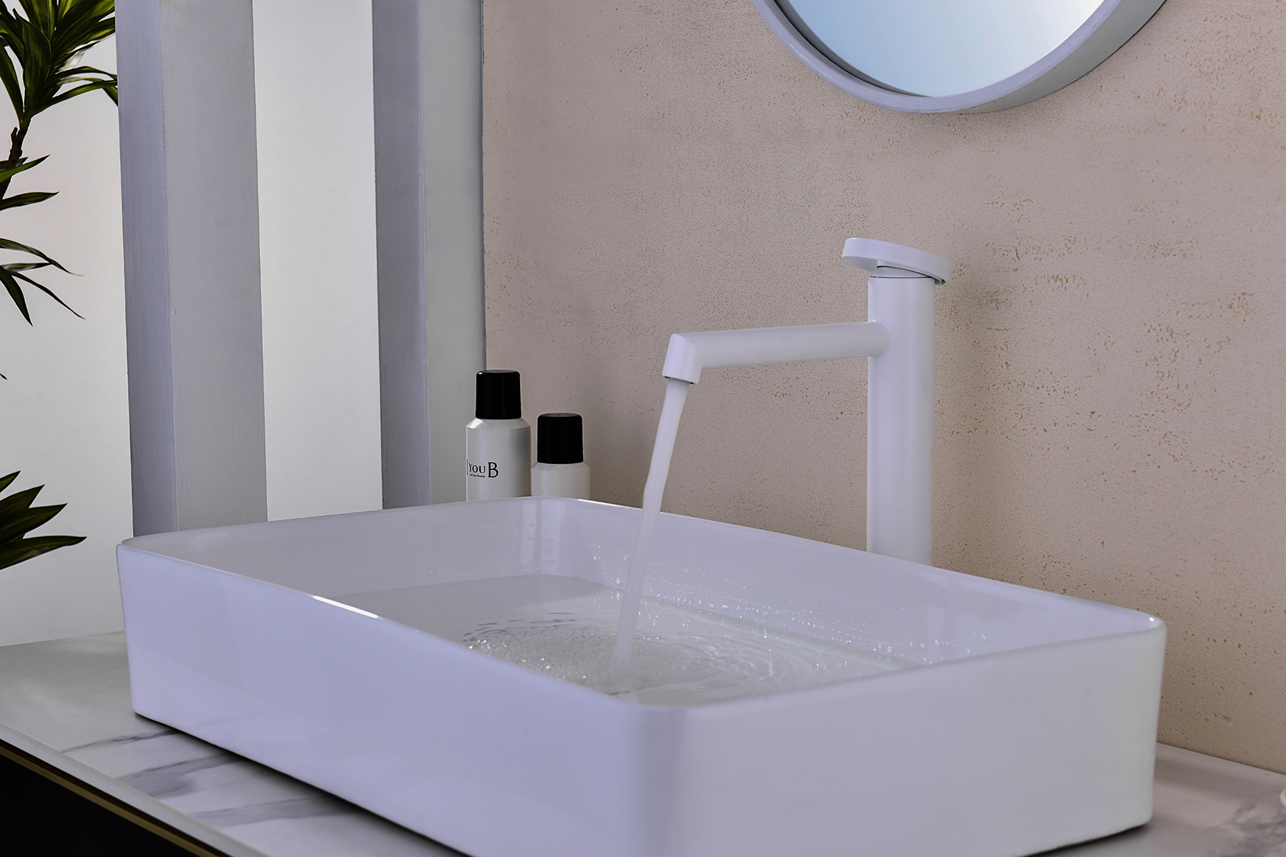 19112-F Смеситель од. для раковины-чаши (БЕЛЫЙ) GANZER (10/1шт)