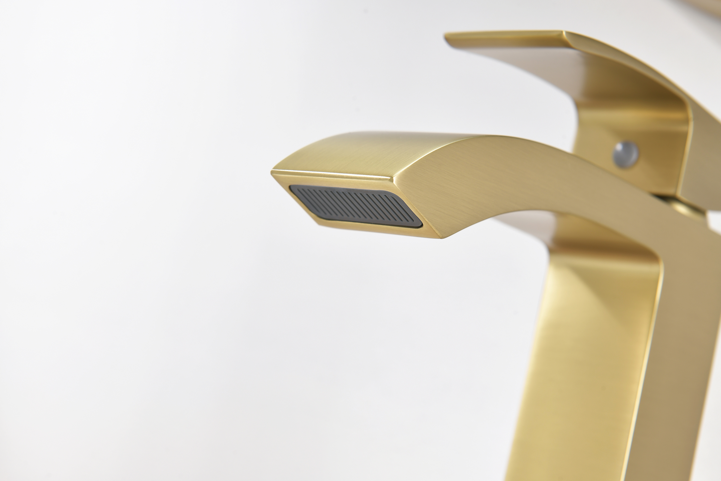 44112-S Смеситель од. для раковины-чаши (Мат. Золото) GANZER (10/1шт)