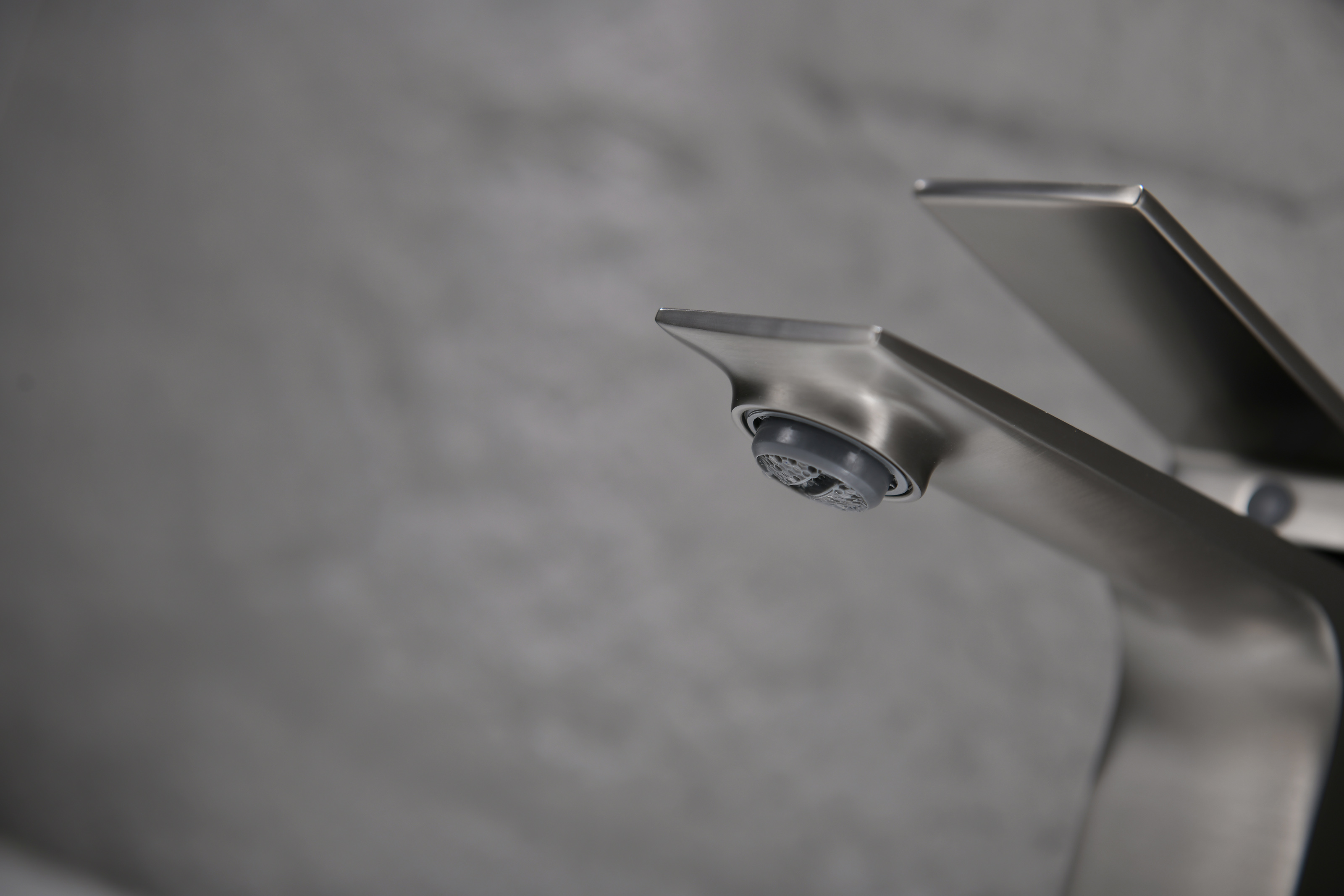 05111-Q Смеситель од. для раковины (ГРАФИТ) GANZER (10/1шт)