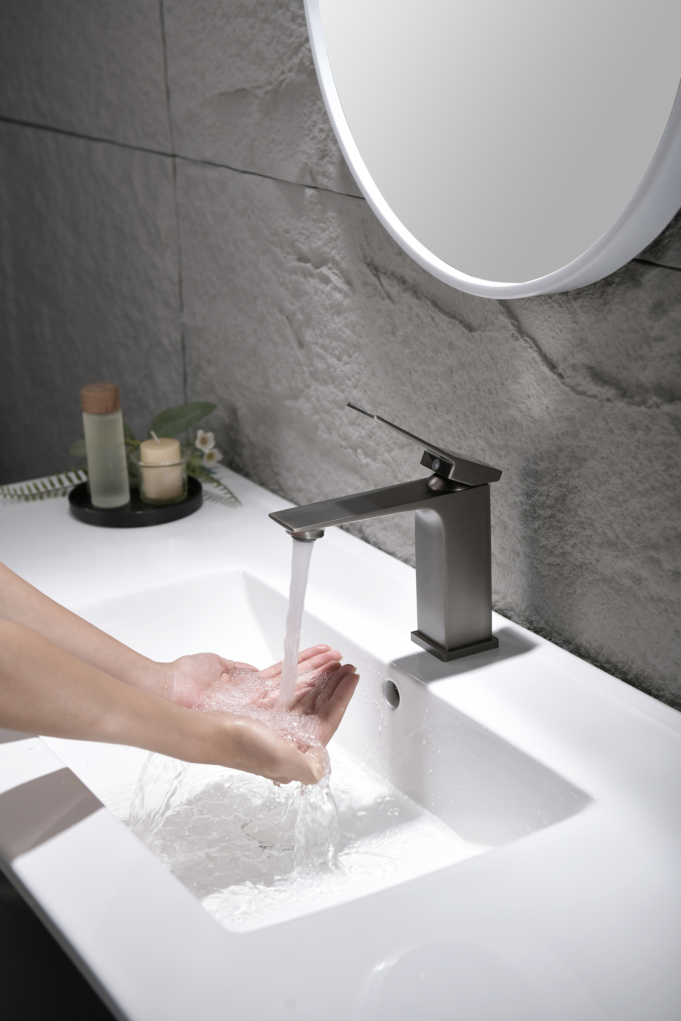 05111-Q Смеситель од. для раковины (ГРАФИТ) GANZER (10/1шт)