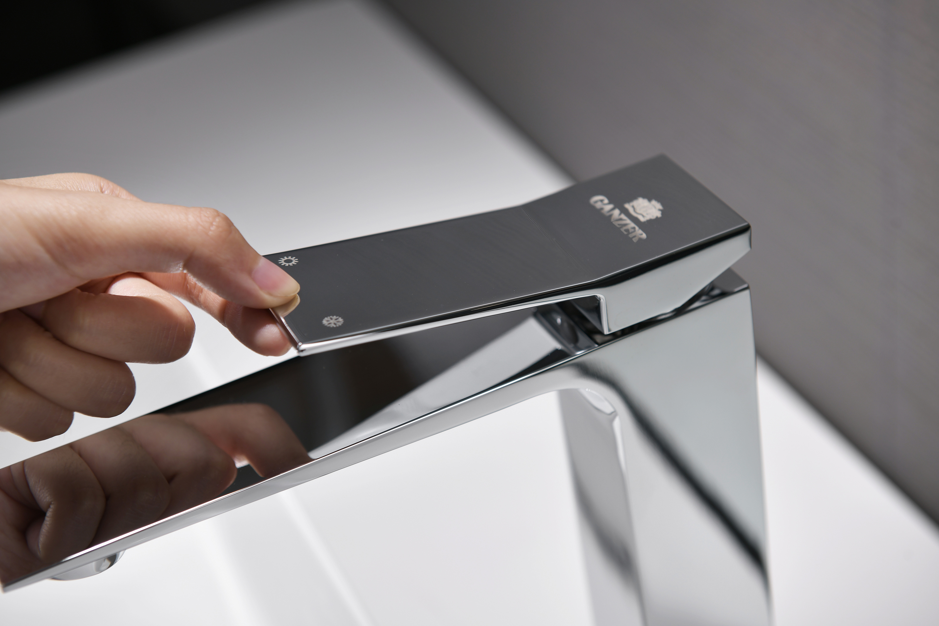 05112 Смеситель од. для раковины-чаши (ХРОМ) GANZER (10/1шт)