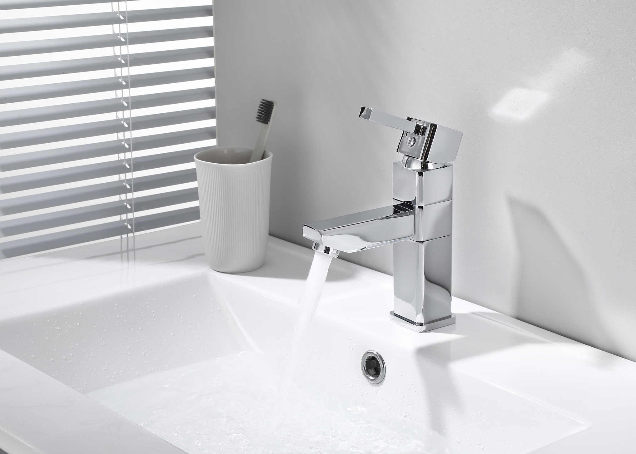 05013 Смеситель для умывальника ПОВОРОТ. "GANZER"  (10/1шт) Л/К