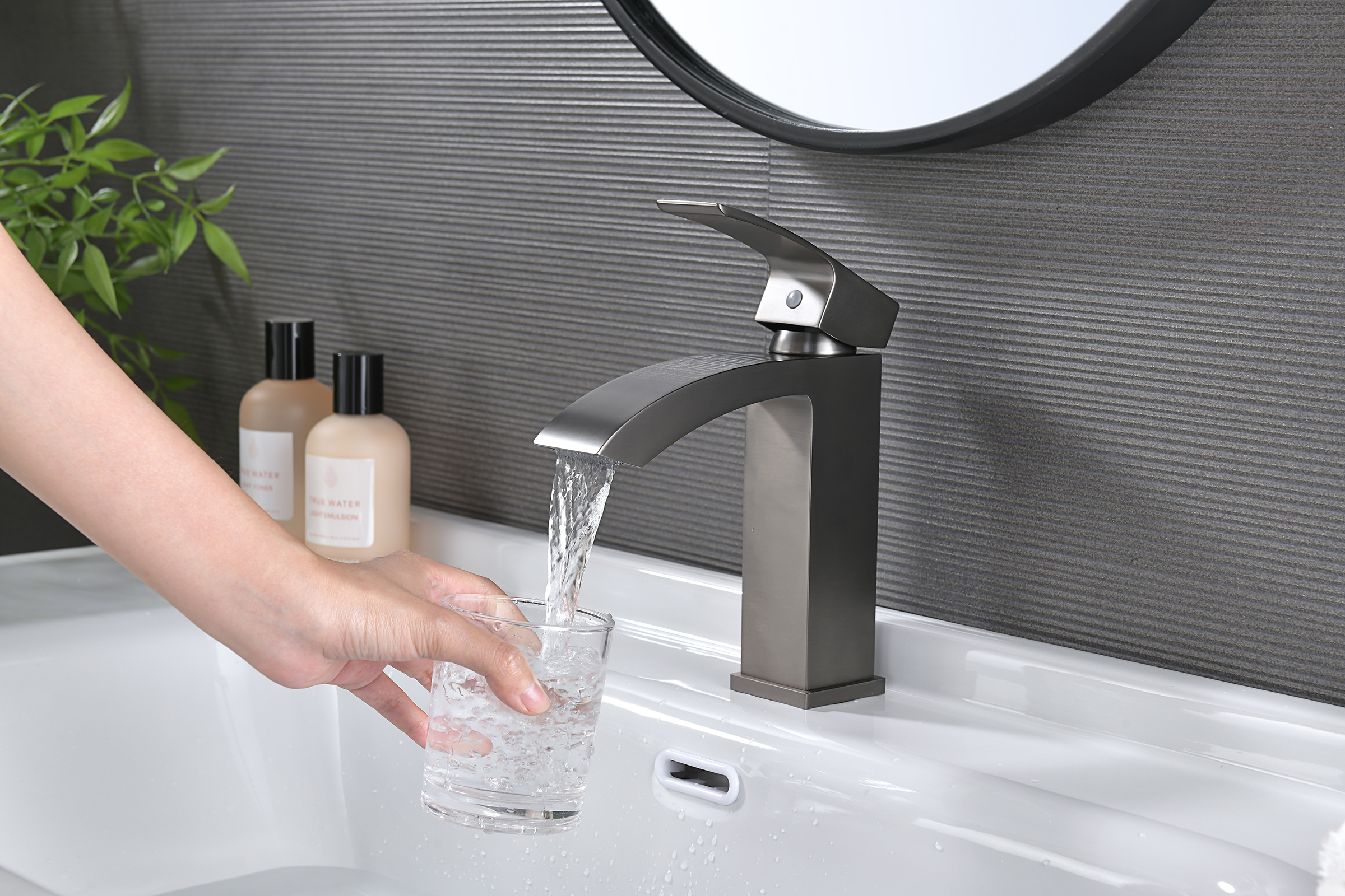 44111-Q Смеситель од. для раковины (ГРАФИТ) GANZER (10/1шт)