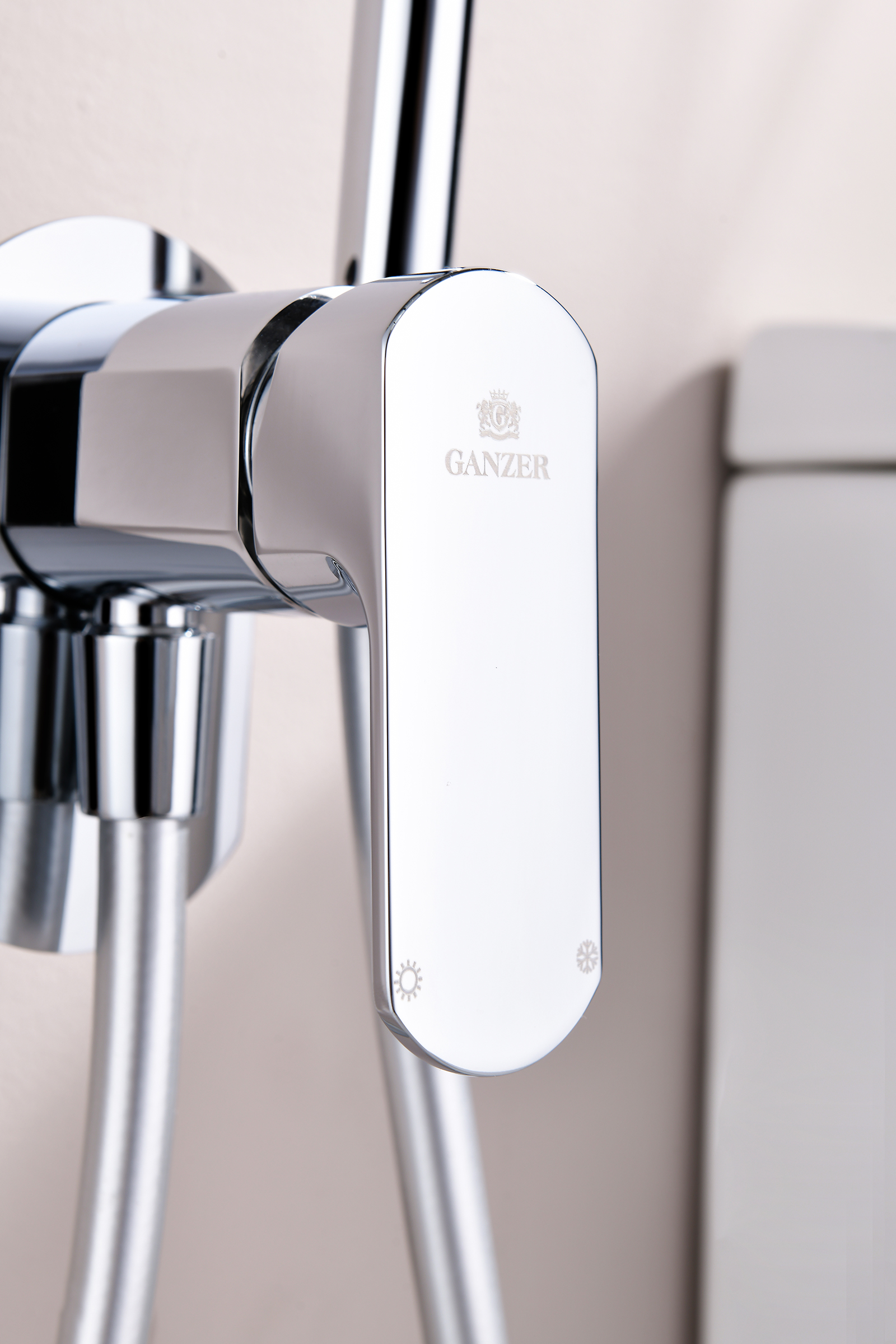 06157 Смеситель встраиваемый с ГИГ. душем (ХРОМ) GANZER (10/1шт)