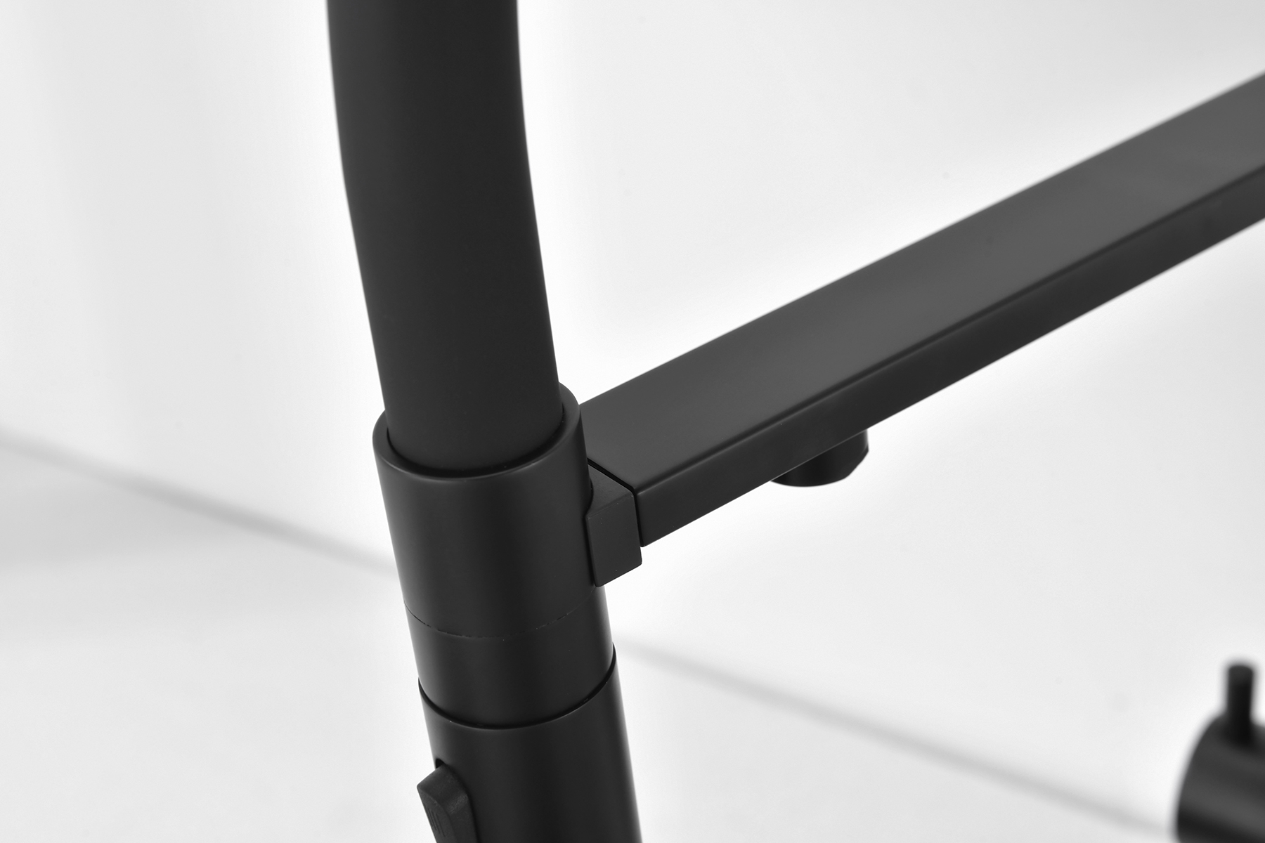 19127-C Смес. для кухни с гиб МАГ. изл. и под. фильт. (ЧЕР.+ЧЕР.) GANZER (10/1шт)