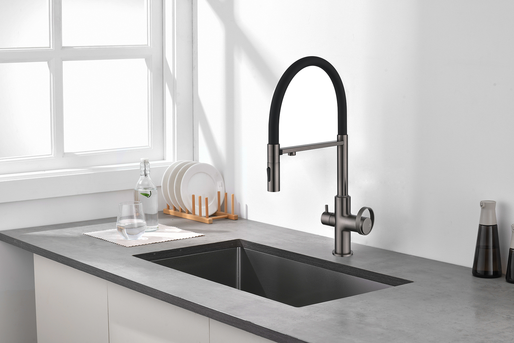 19127-QC Смес. для кухни с гиб МАГ. изл. и под. фильт. (ГРАФИТ+ЧЕР.) GANZER (10/1шт)