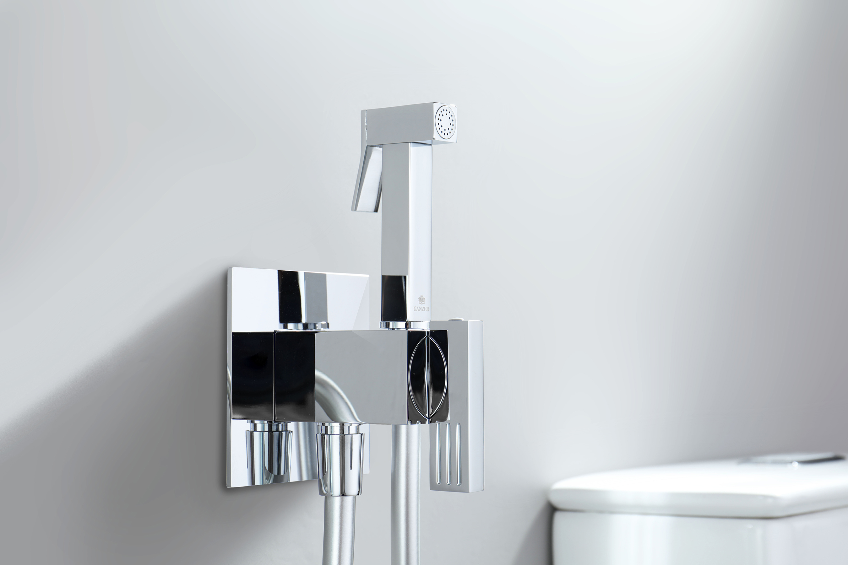 01157 Смеситель встраиваемый с ГИГ. душом (ХРОМ) GANZER (10/1шт)