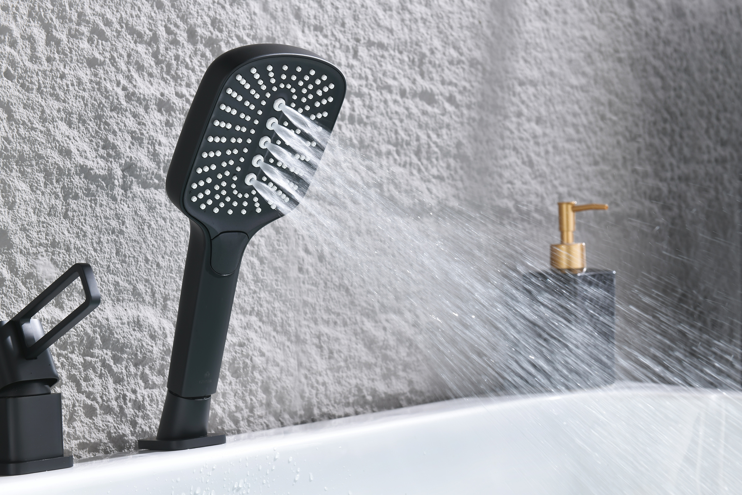 12133-C Смеситель на борт ванны (3-отв,ЧЕРНЫЙ)  GANZER (10/1шт)