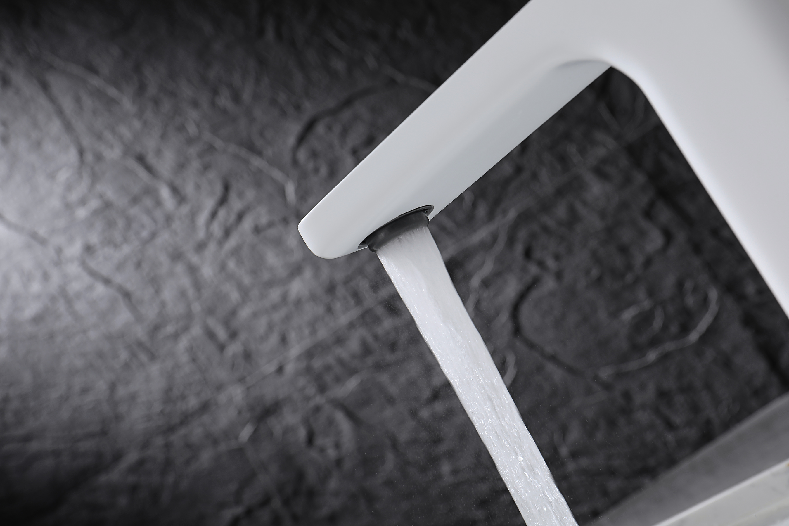 12111-F Смеситель од. для раковины (БЕЛЫЙ) GANZER (10/1шт)