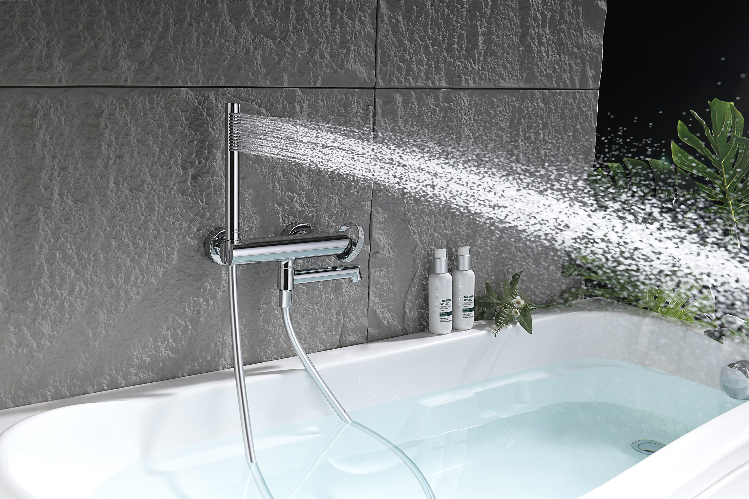 19132 Смеситель од. для ванны кор. (ХРОМ)  GANZER  (8/1шт)