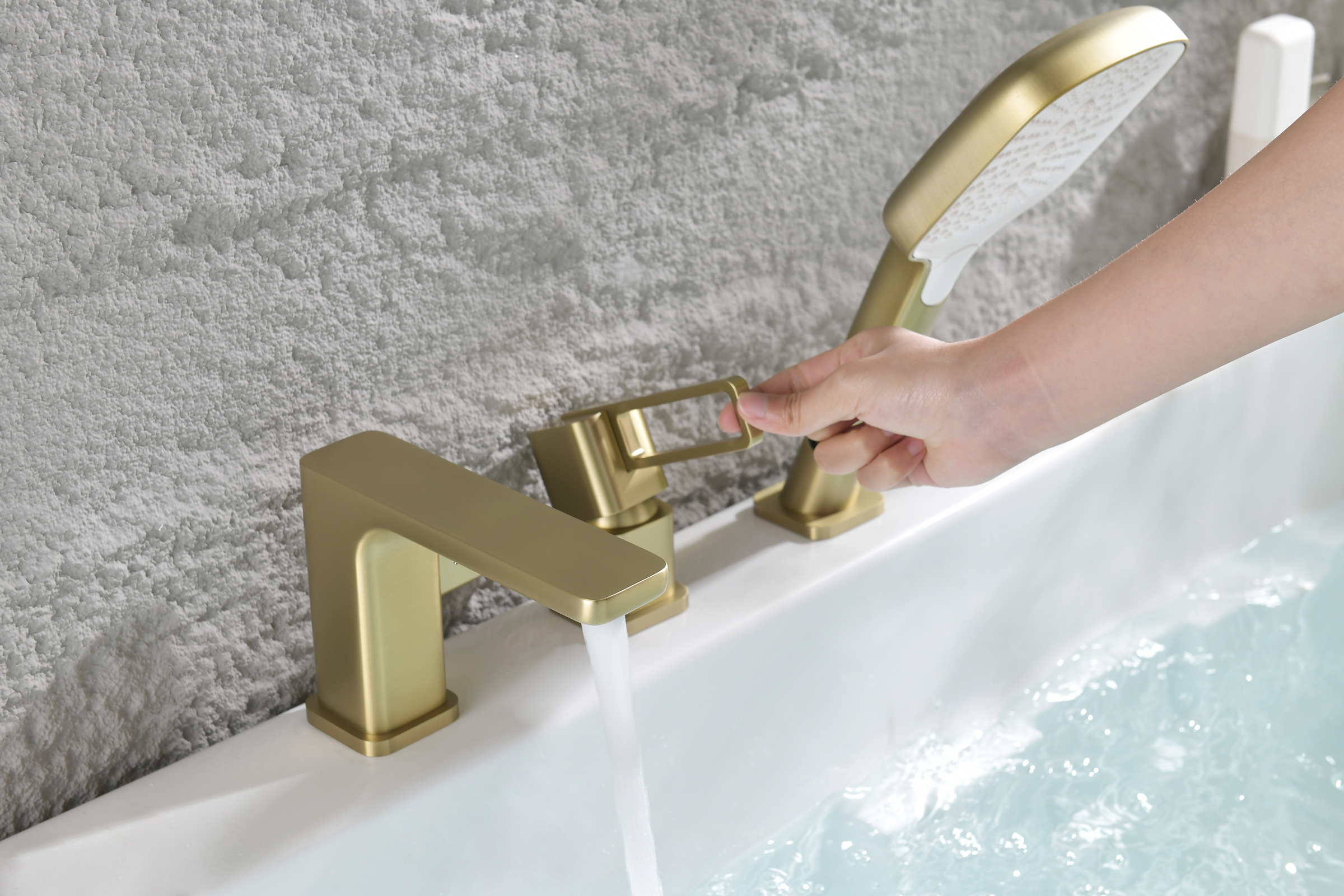 12133-S Смеситель на борт ванны (3-отв,Мат. Золото)  GANZER (10/1шт)