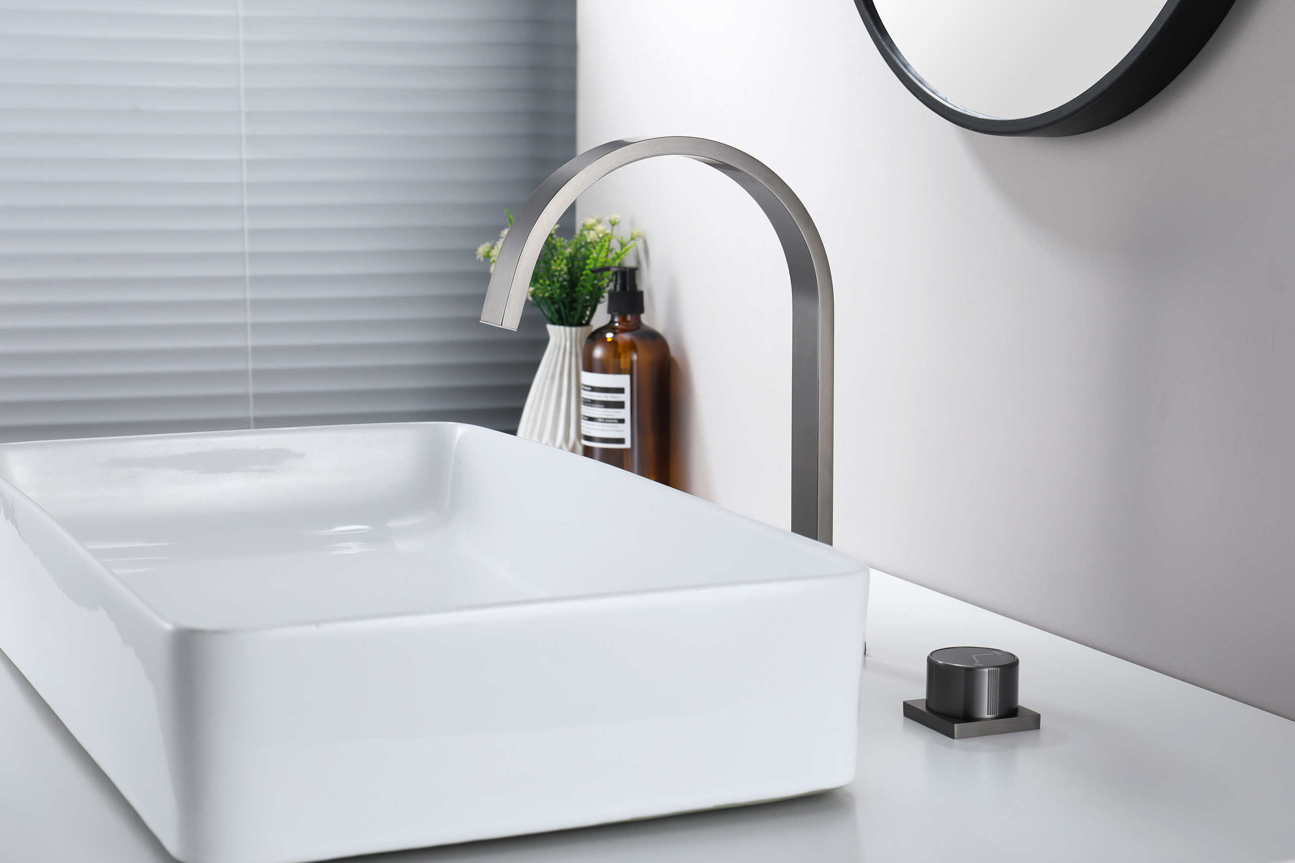 01112-Q Смеситель на борт раковины (2-отв,ГРАФИТ)  GANZER (10/1шт)