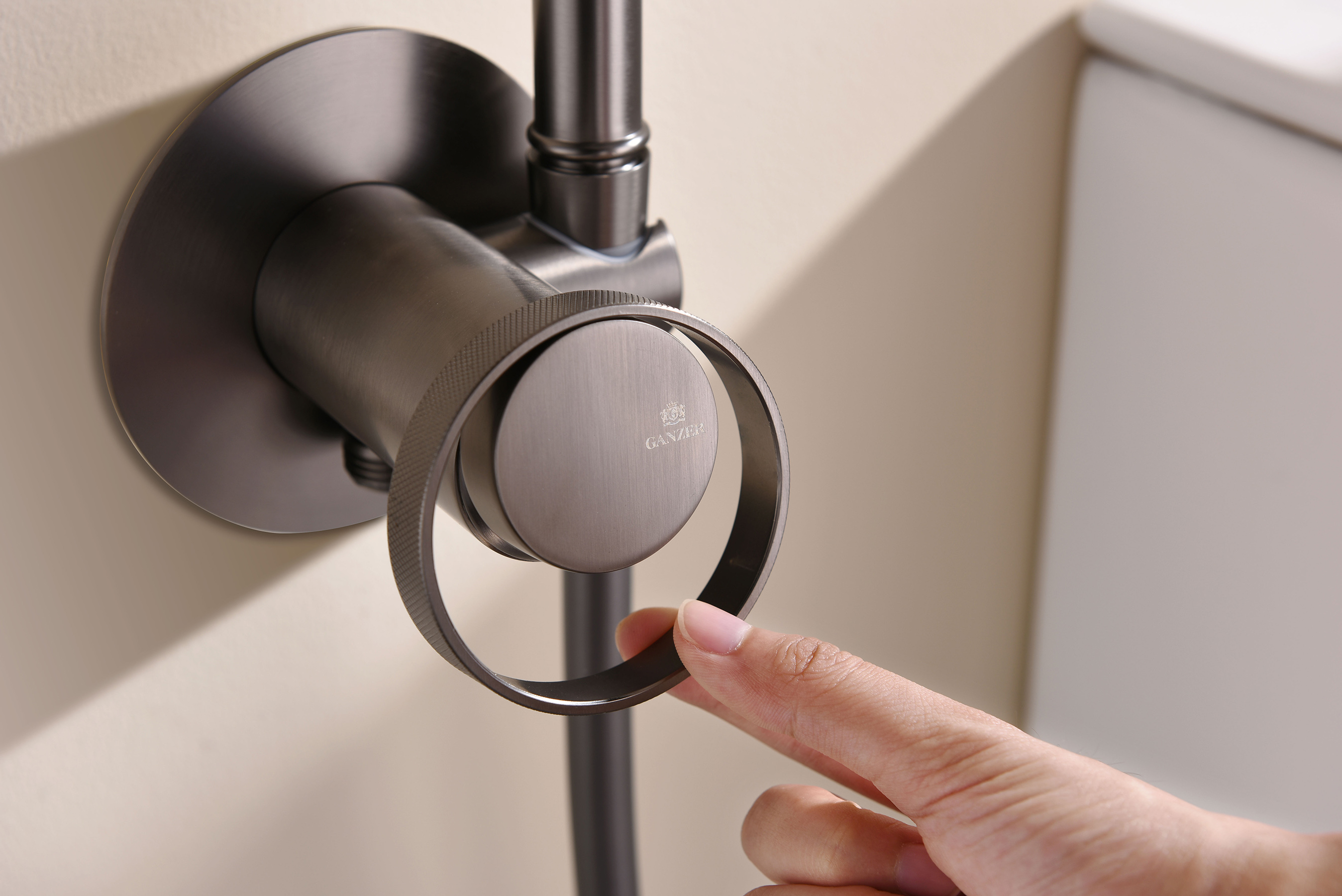 19157-Q Смеситель встраиваемый с ГИГ. душем (ГРАФИТ) GANZER (10/1шт)