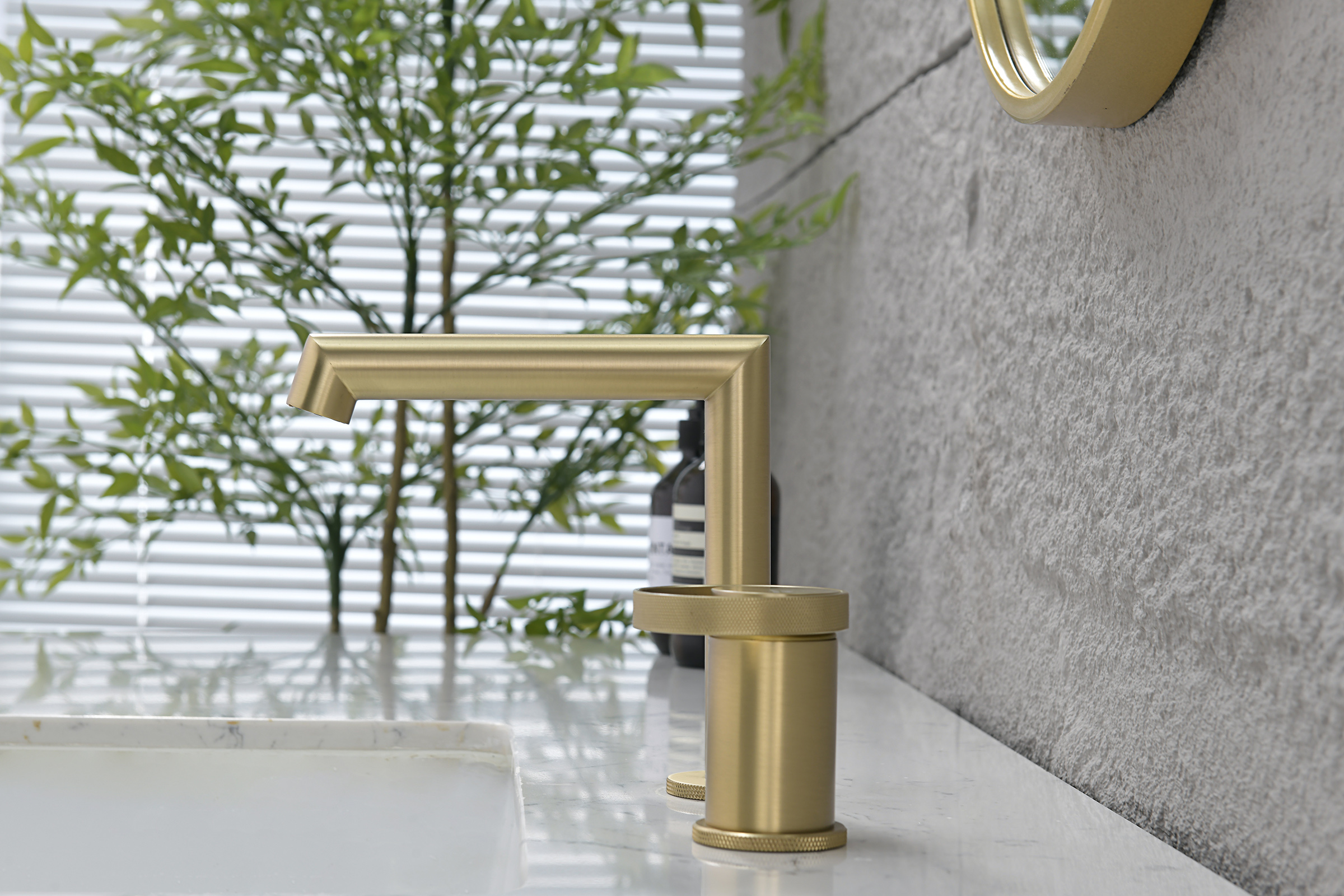 19114-S Смеситель на борт раковины (2-отв,Мат. Золото)  GANZER (10/1шт)