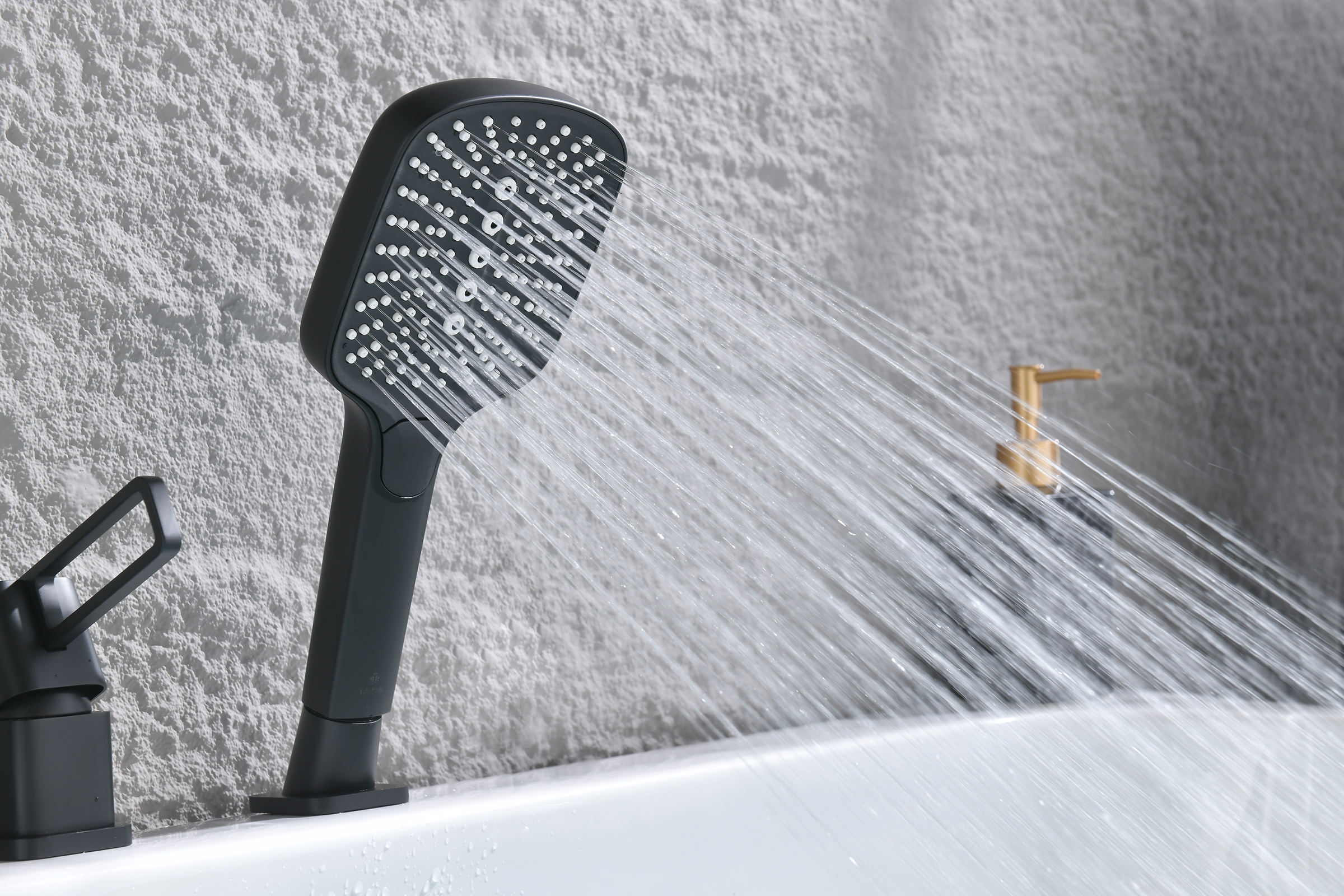 12133-C Смеситель на борт ванны (3-отв,ЧЕРНЫЙ)  GANZER (10/1шт)