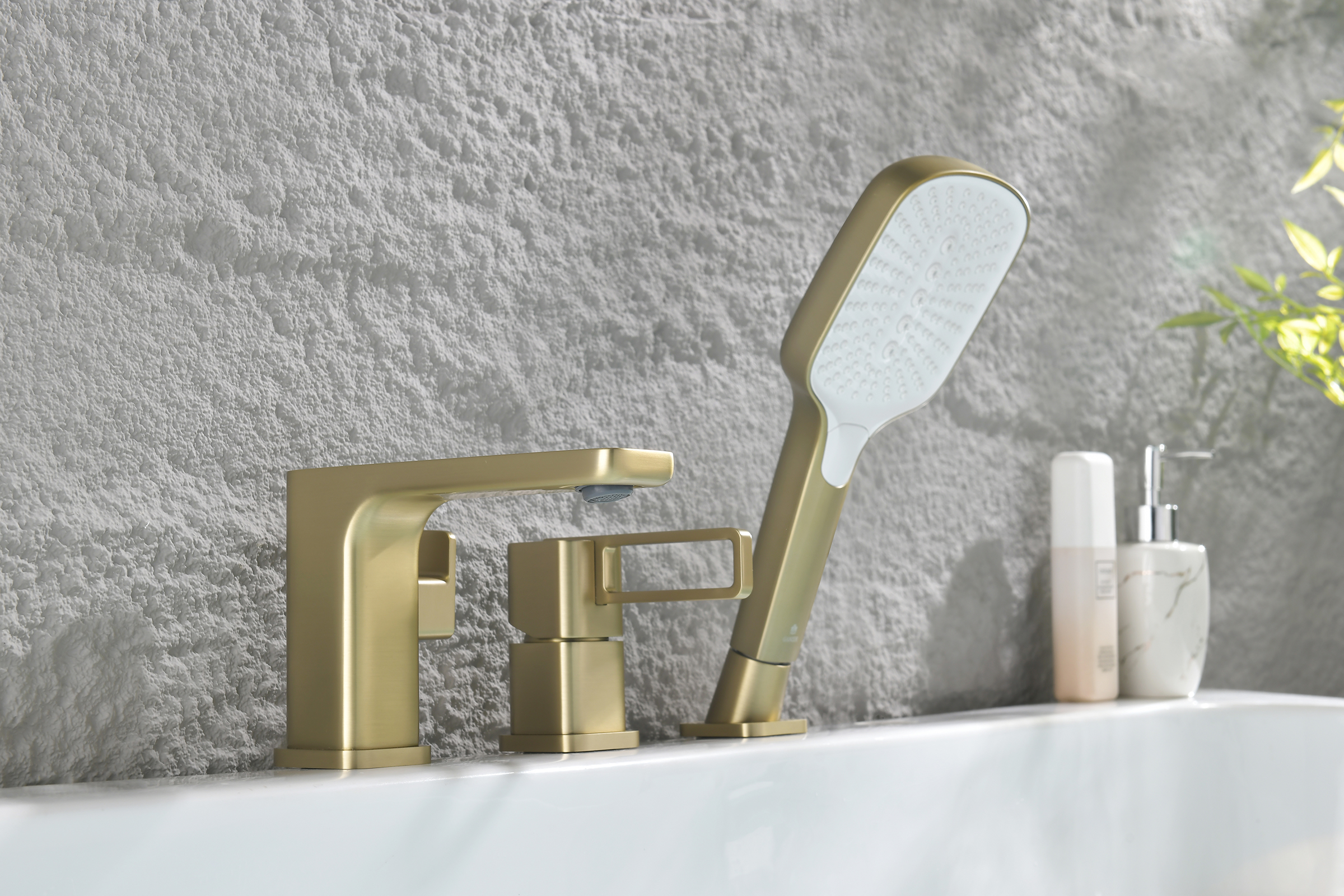 12133-S Смеситель на борт ванны (3-отв,Мат. Золото)  GANZER (10/1шт)