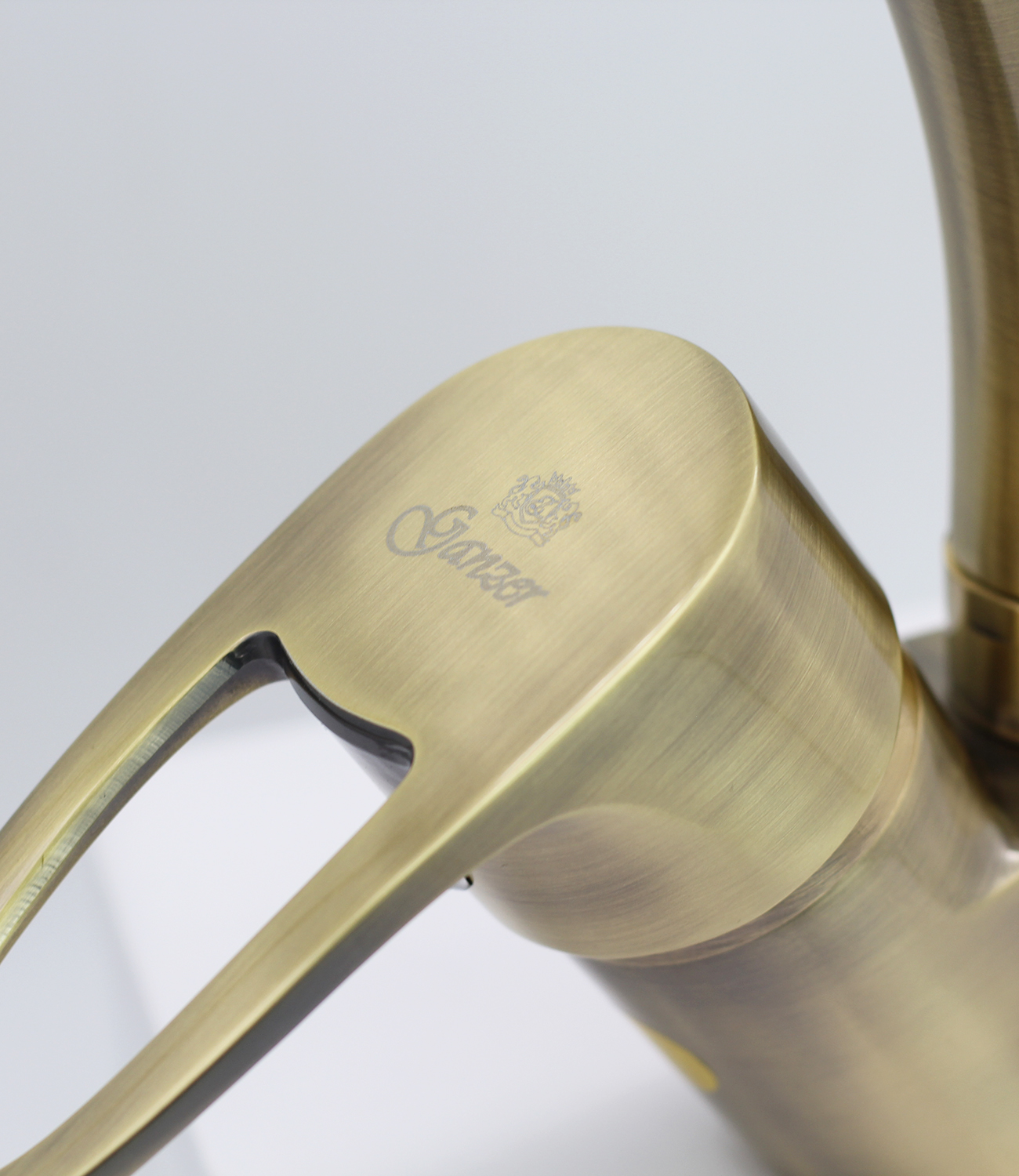 10021-D Смеситель (БРОНЗА) для кухни "GANZER