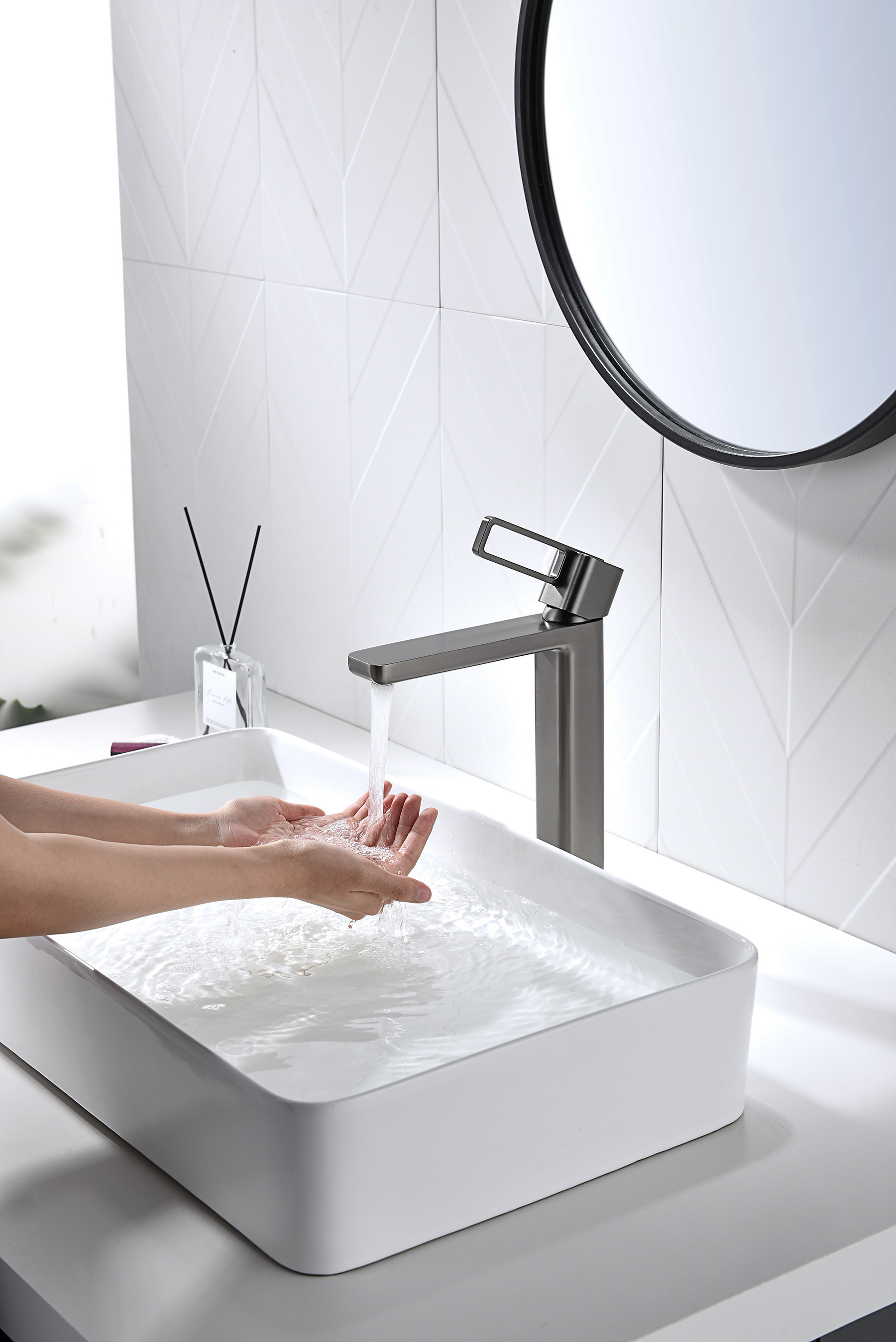 12112-Q Смеситель од. для раковины-чаши (ГРАФИТ) GANZER (10/1шт)