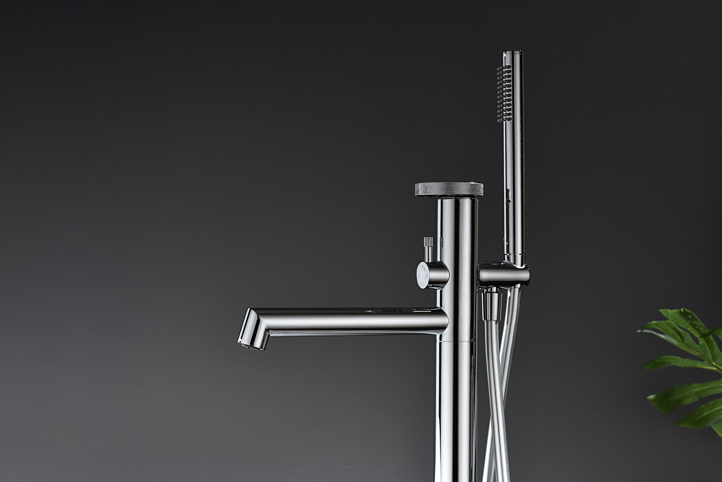 19181 Смеситель напольный для ванны (ХРОМ) GANZER  (5/1шт)